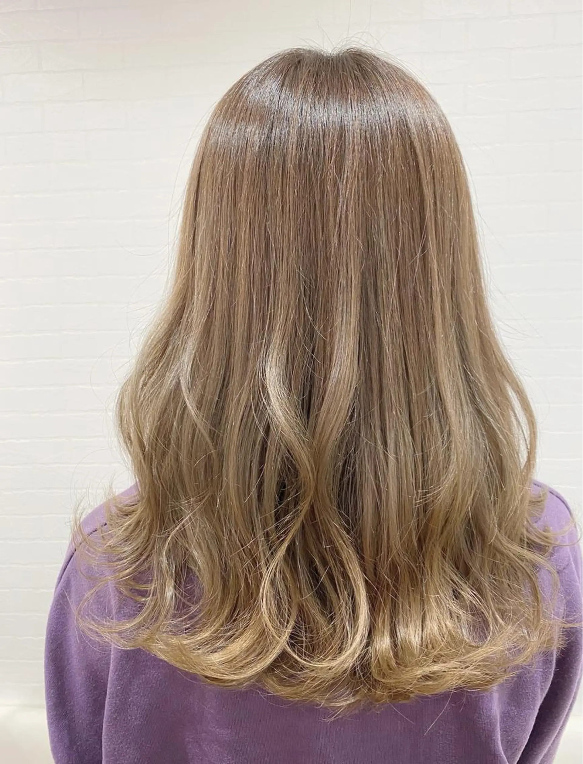 セミロング カラー ベージュカラー バイオレットカラー GRANLUSSO 〜グランルッソ駅前店所属・木口 嘉美のヘアスタイル