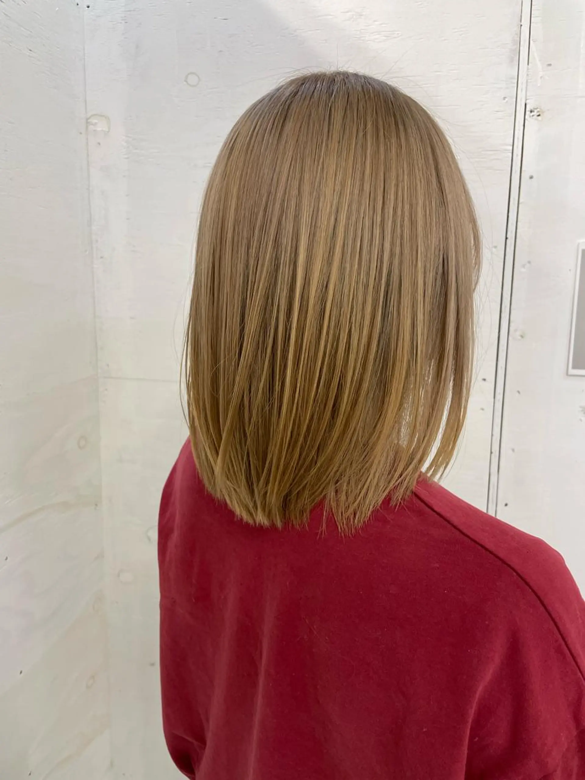 ミディアム カラー ベージュカラー ミルクティーベージュ 篠崎 佑季のヘアスタイル