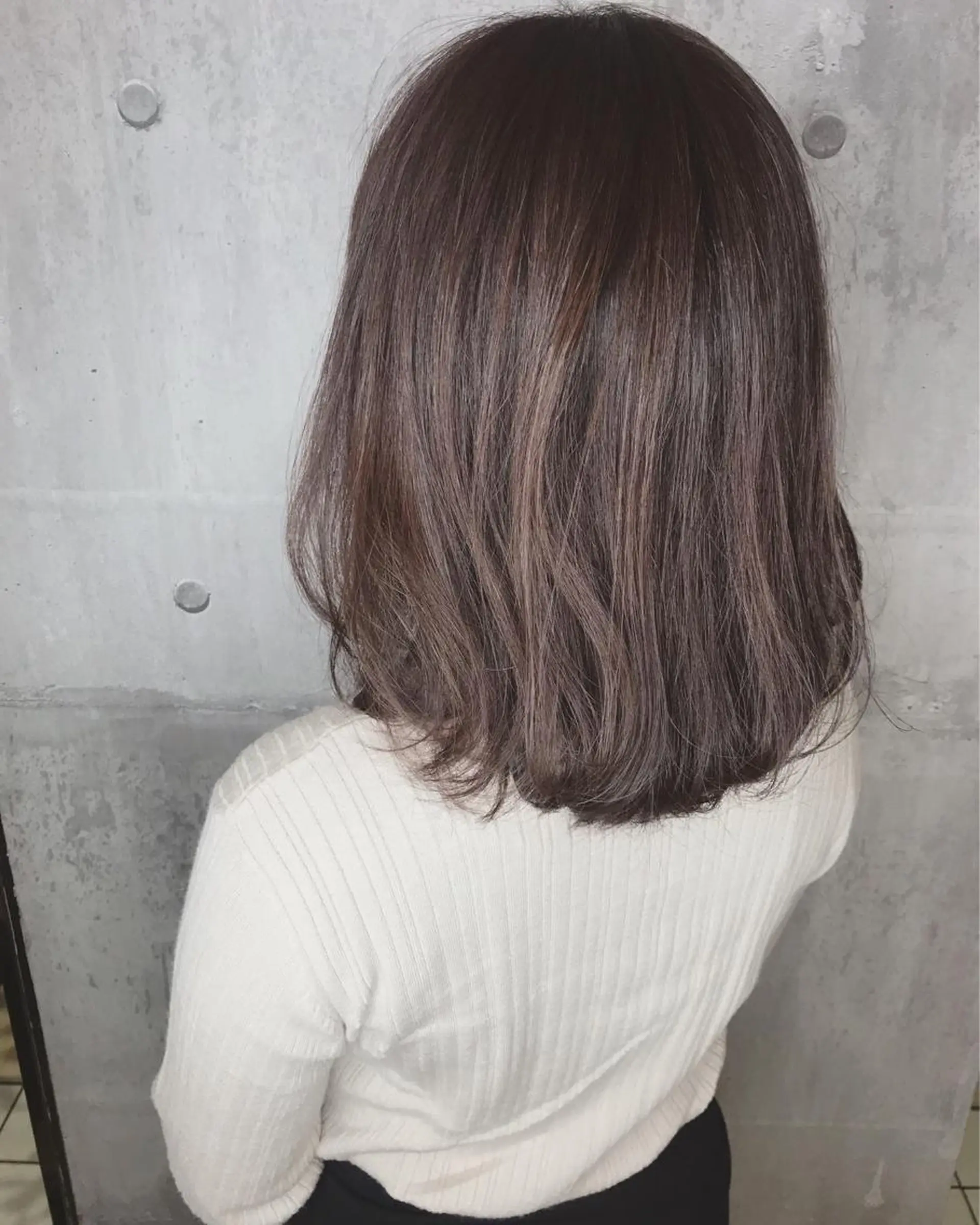 ミディアム カラー ベージュカラー ラベンダーカラー ラベンダーベージュ カット ヘアカラー トリートメント 髪質改善ｶﾗｰ ｹｱﾌﾞﾘｰﾁ/ﾀﾑのヘアスタイル