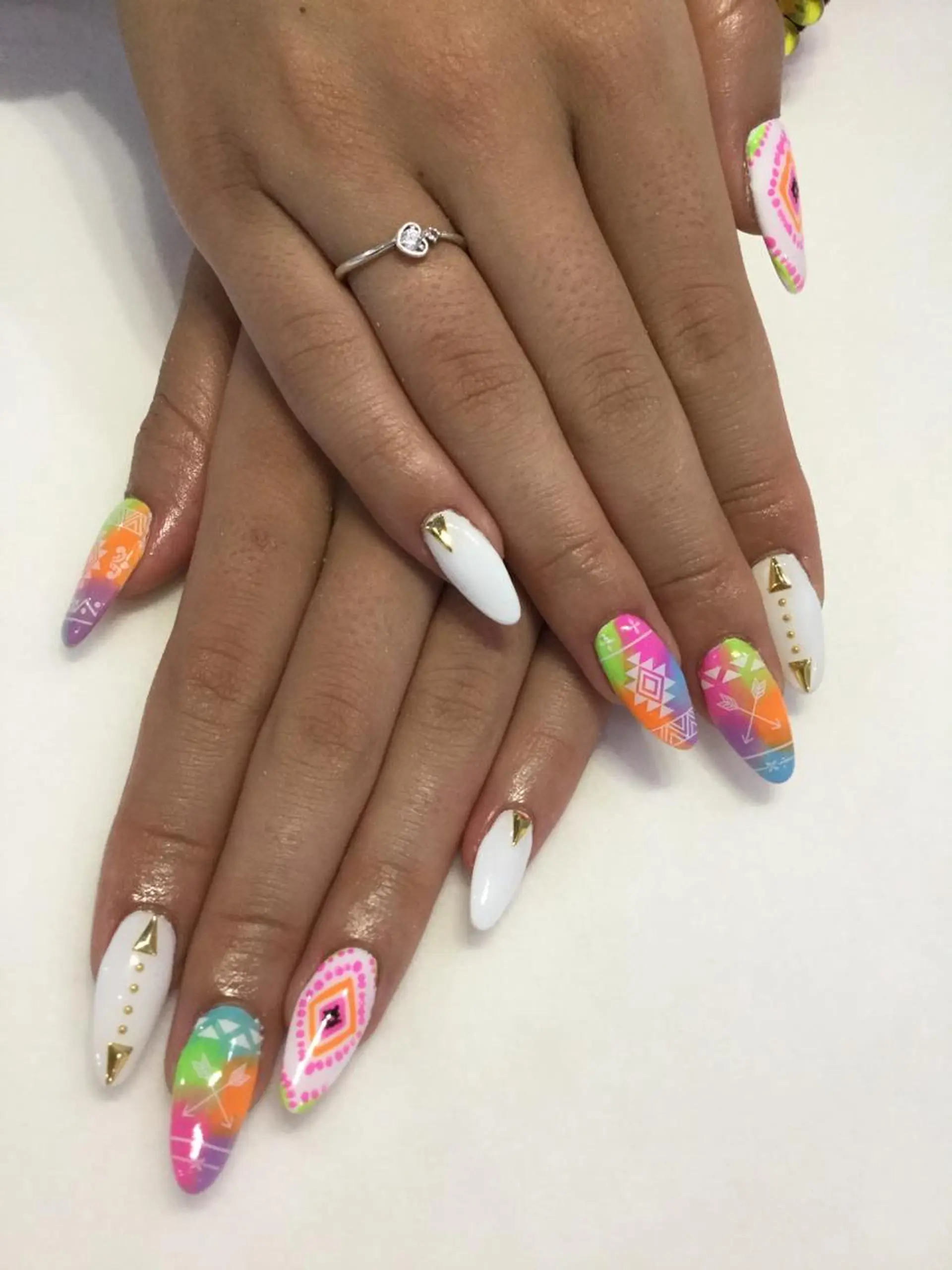 ネイル ハンドネイル 💎🐰 saki. m 🐰💎のネイルデザイン