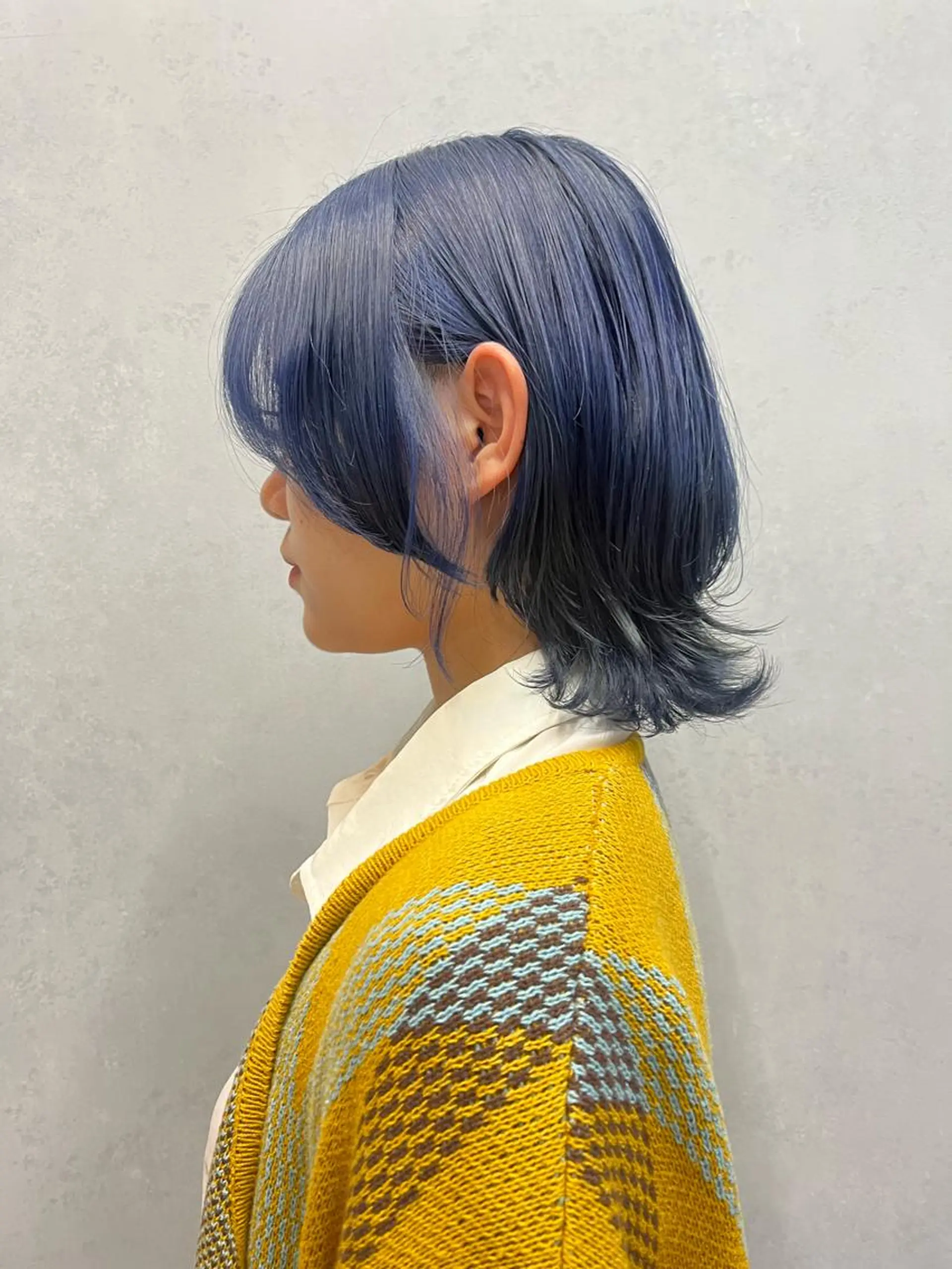 ミディアム カラー ブルーカラー ウルフカット カット ヘアカラー tomoka 推しカラーのヘアスタイル