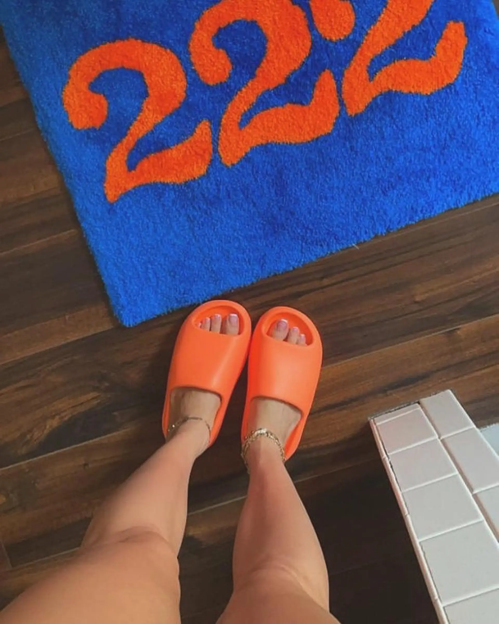 ネイル アートネイル ジェルネイル ラメ(グリッター) ニュアンスネイル ワンカラーネイル ちゅるんネイル🪄 耳ツボジュエリー🔗のネイルデザイン