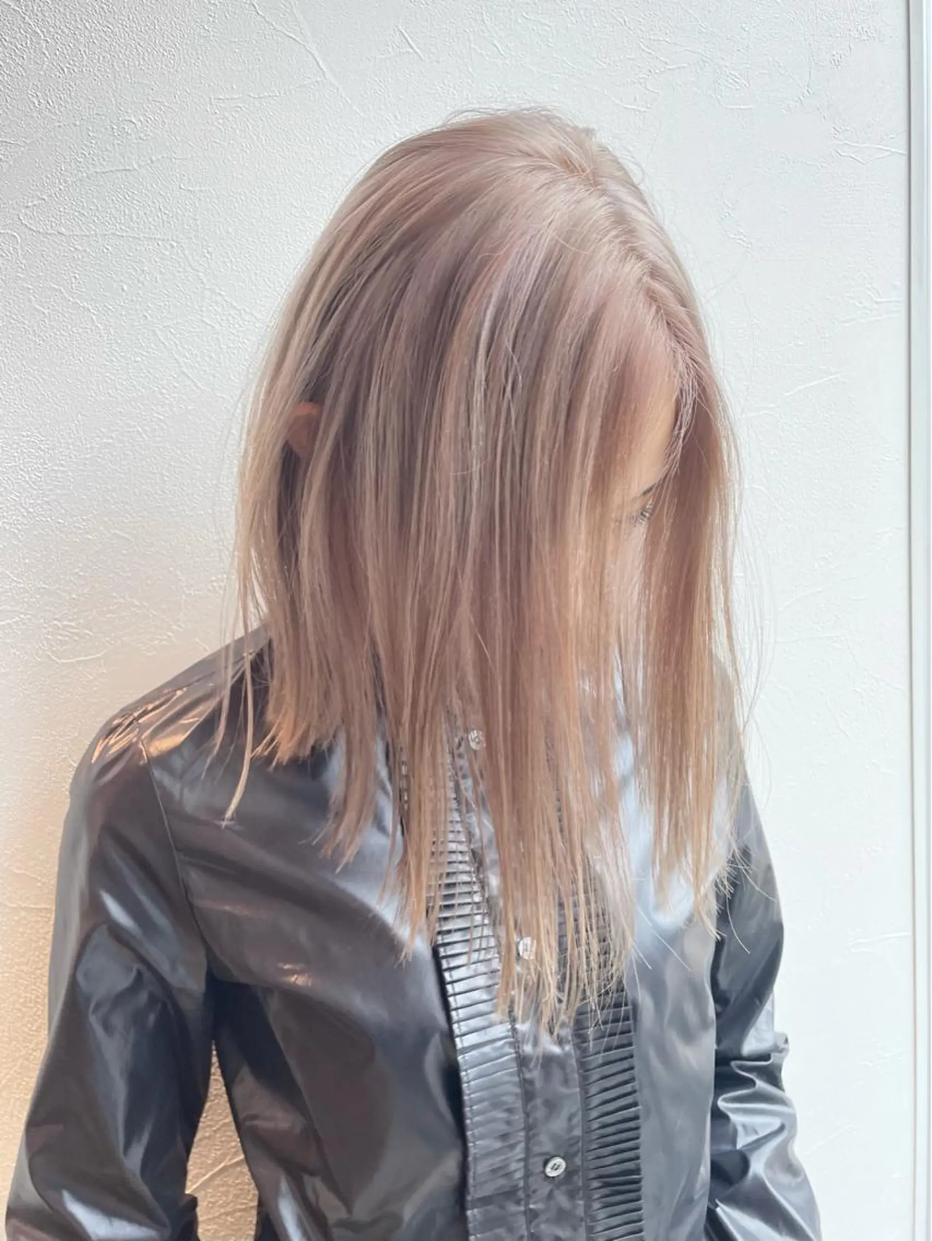 ミディアム カラー ベージュカラー ブリーチ ブロンド ブロンドベージュ ハイトーンカラー ヘアカラー Piaコータロー ハイトーン&‪ボブのヘアスタイル