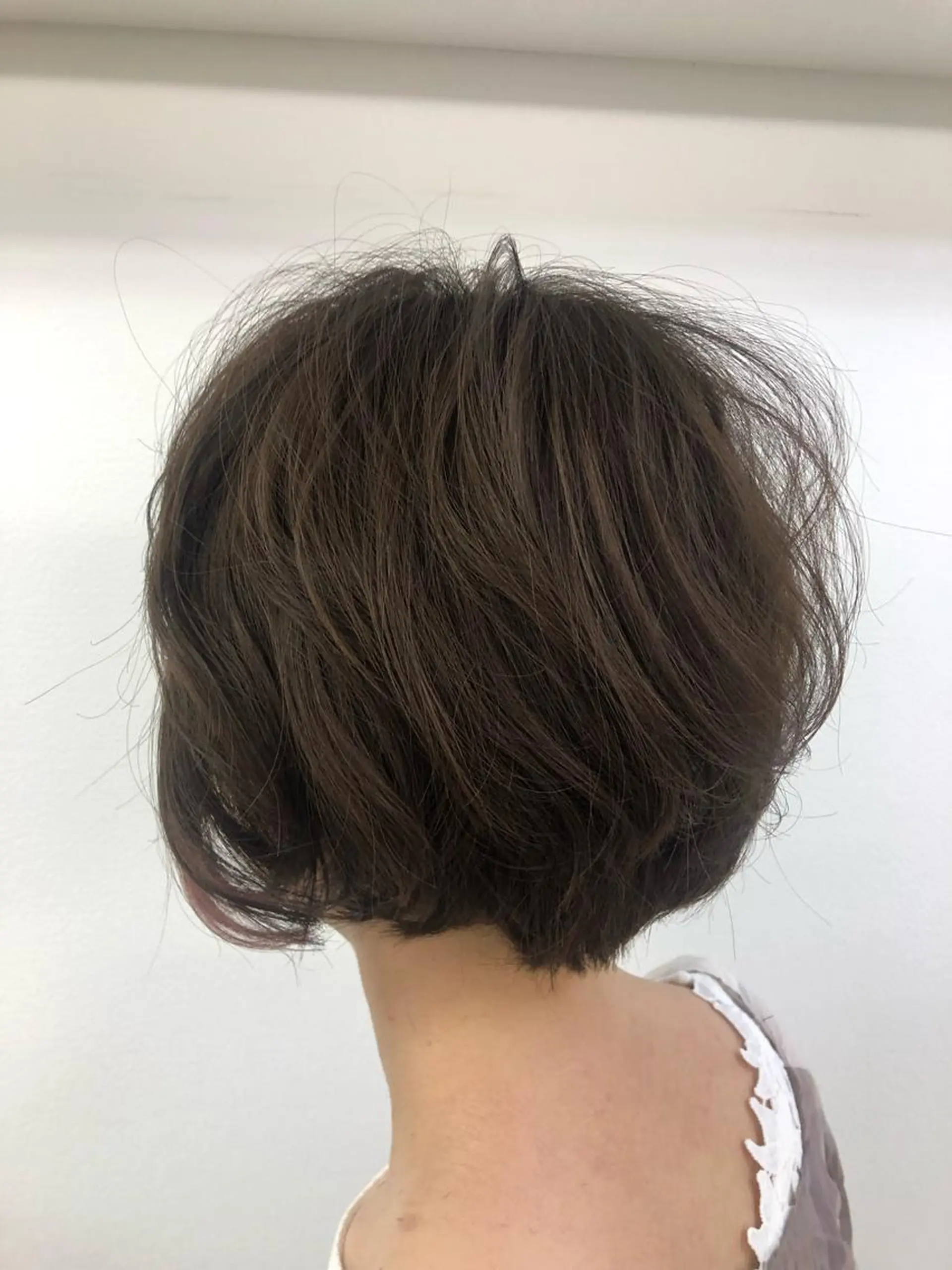 ショート 髪質改善ayame 横山諒のヘアスタイル