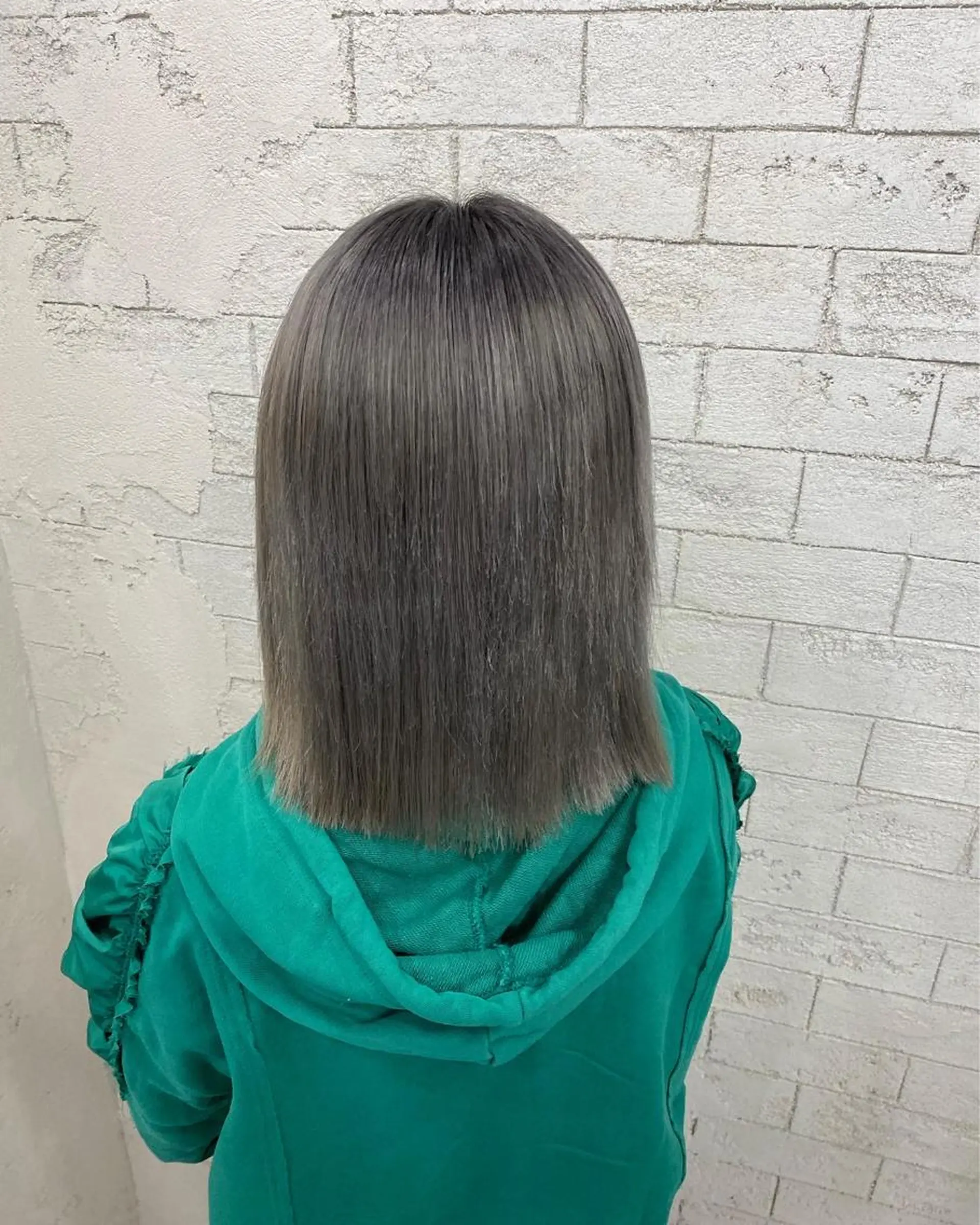 ミディアム カラー シルバー ホワイト/店長/カラ ー講師/錦糸町/岩崎のヘアスタイル