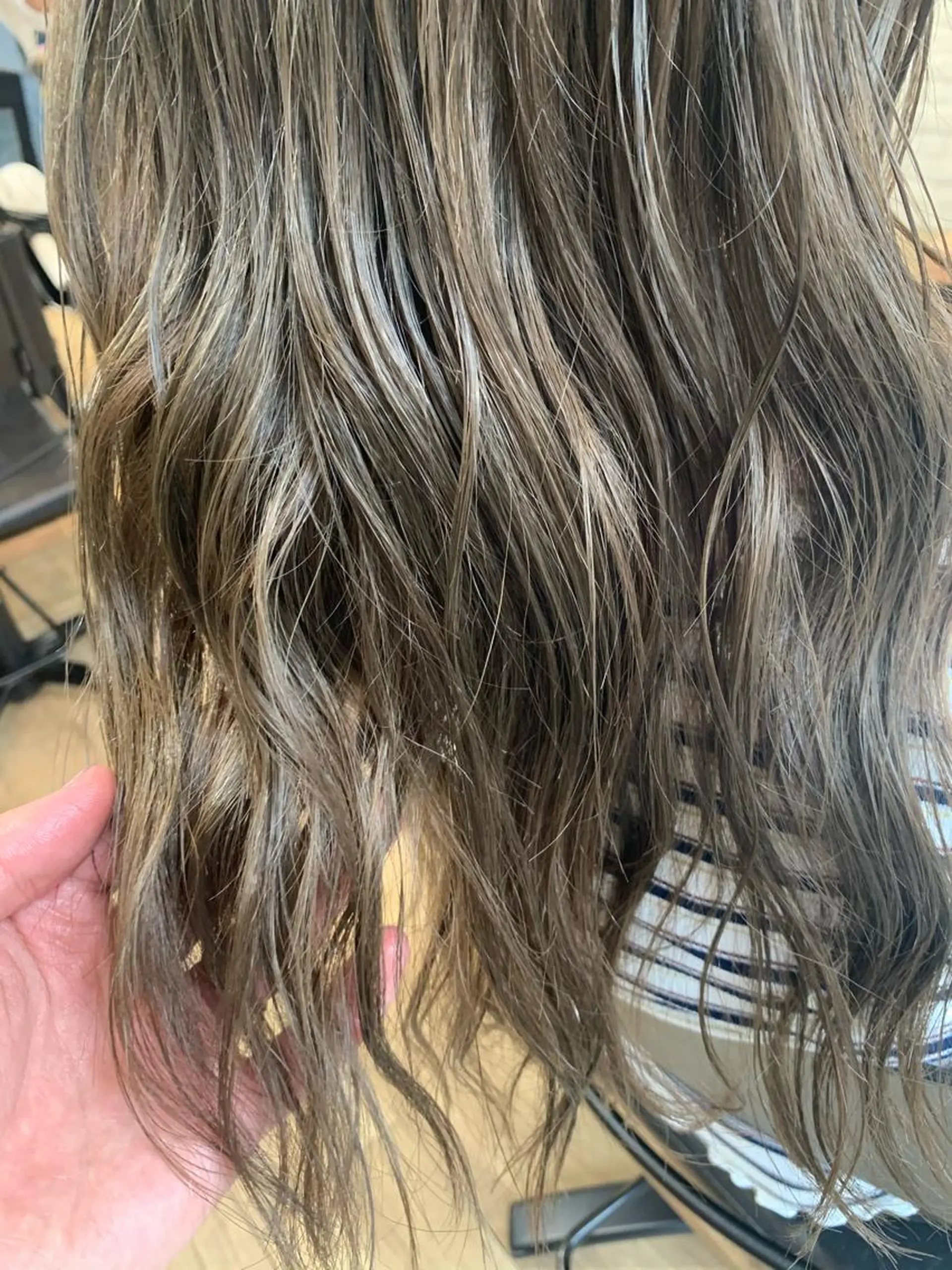 カラー 四ッ井 翔のヘアスタイル