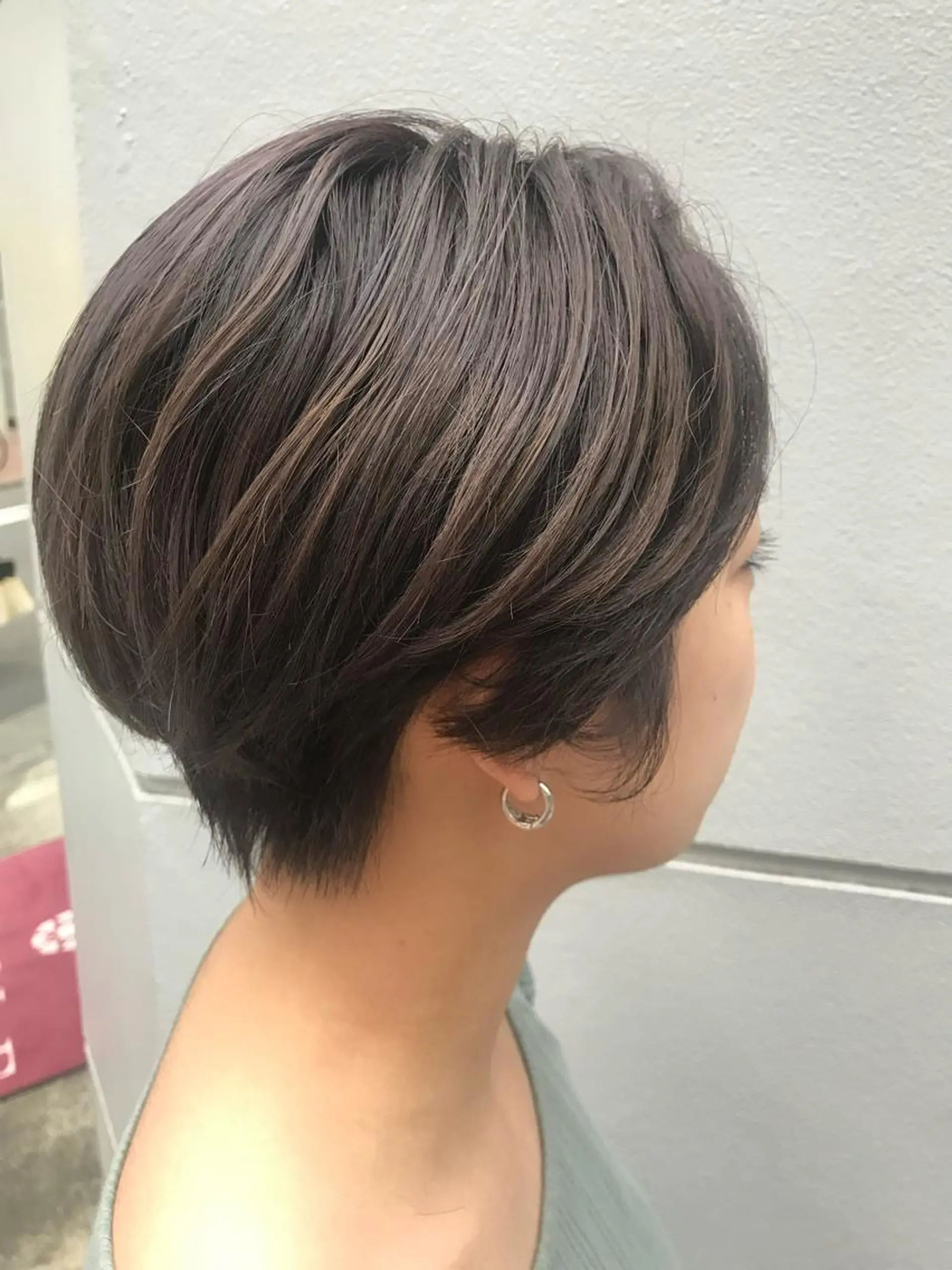 ショート カラー ヘアアレンジ サナ🌱 切りっぱなしボブのヘアスタイル