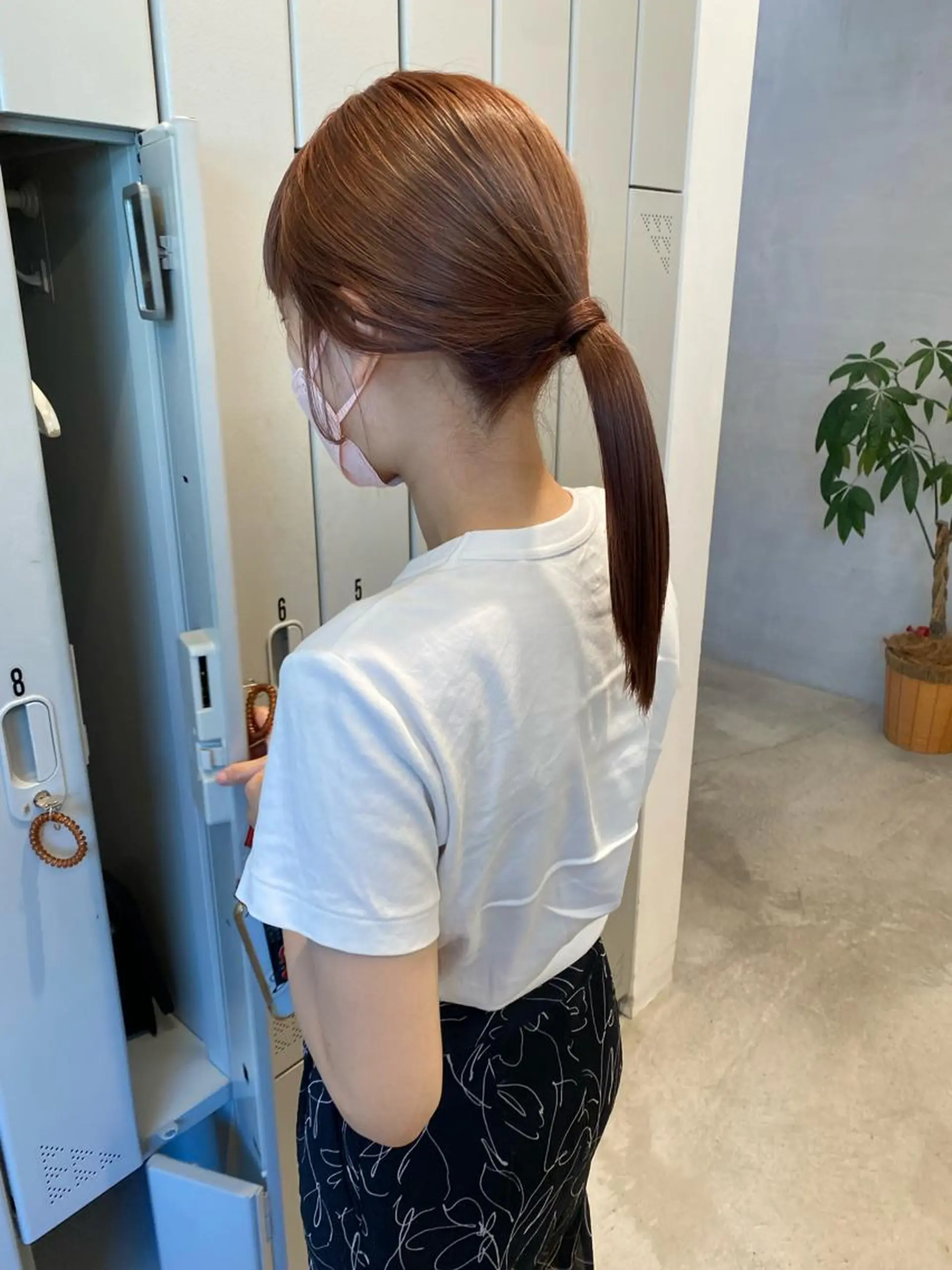 セミロング カラー オレンジ 、 、のヘアスタイル