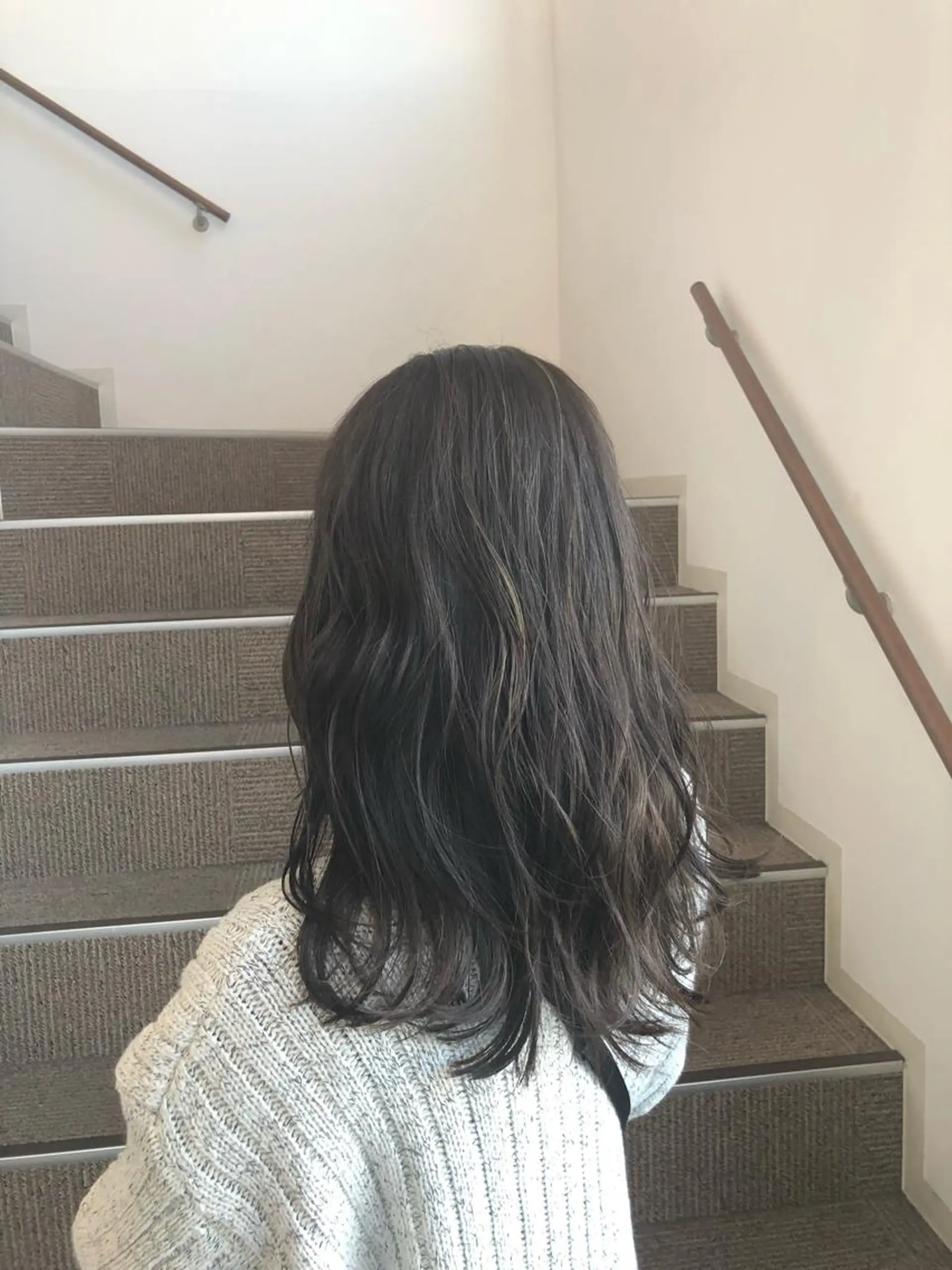 セミロング 松戸　レイヤーカット 野口　康太郎のヘアスタイル