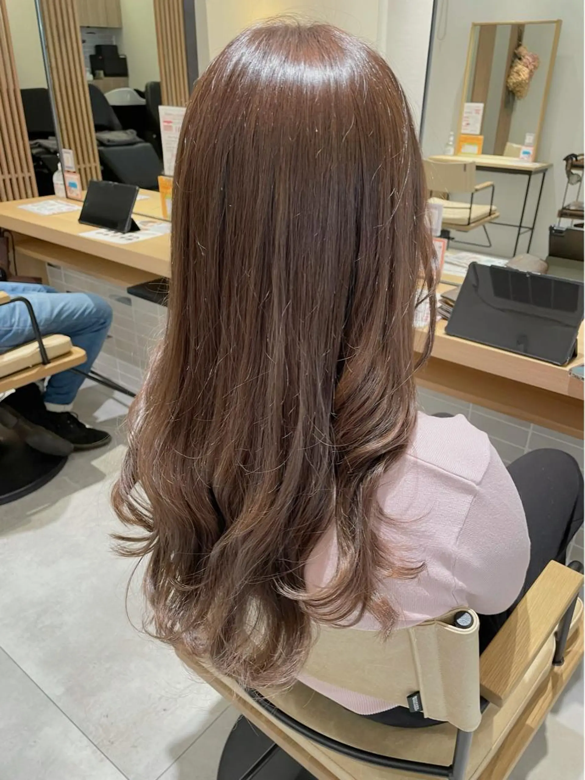 ロング カラー ベージュカラー 高木 櫻のヘアスタイル