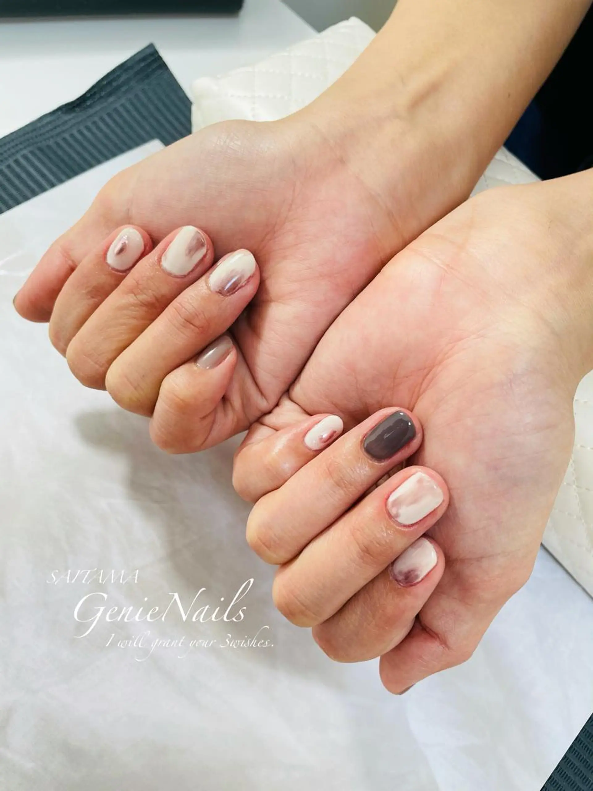 ネイル フットネイル ミラーネイル ニュアンスネイル ショートネイル Genie Nailsのネイルデザイン