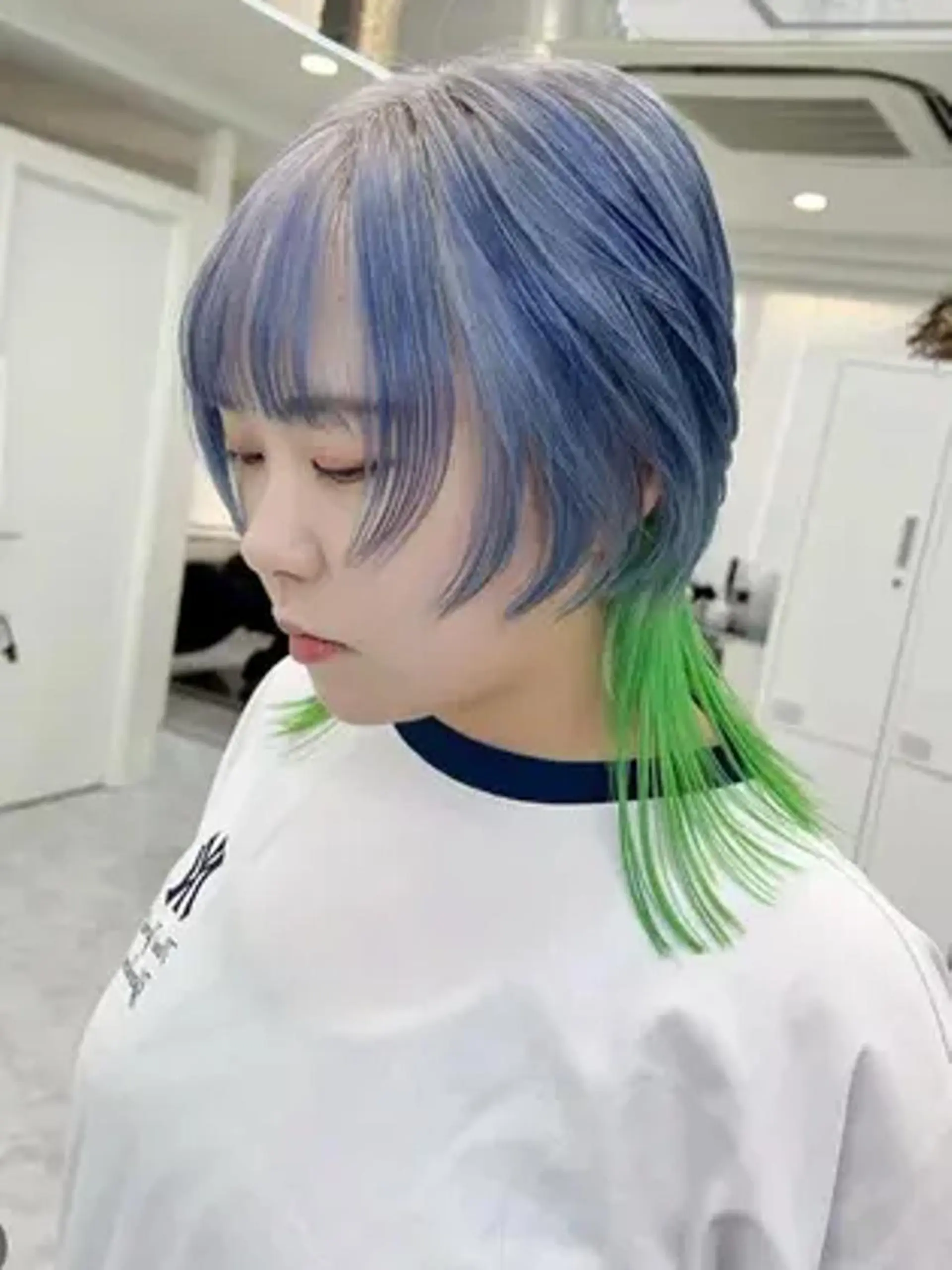 ミディアム カラー アディクシーカラー アッシュ バレイヤージュ ベージュカラー ブルーカラー 女性専用サロン梅田 髪質改善カラーakiのヘアスタイル