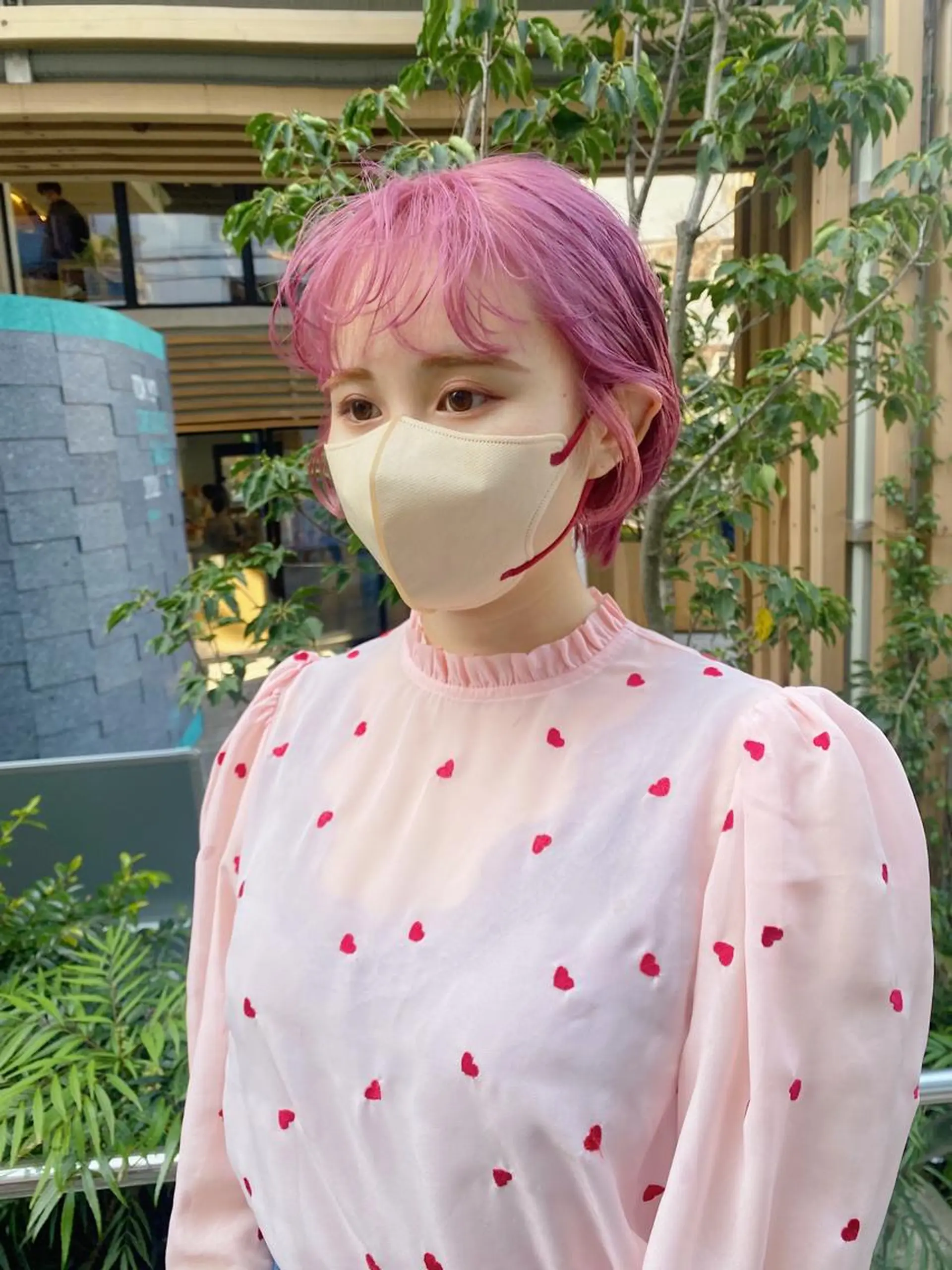 ショート カラー ヘアアレンジ ハイトーンカラー ピンクカラー ショートヘア ヘアカラー トリートメント flamme Annaのヘアスタイル