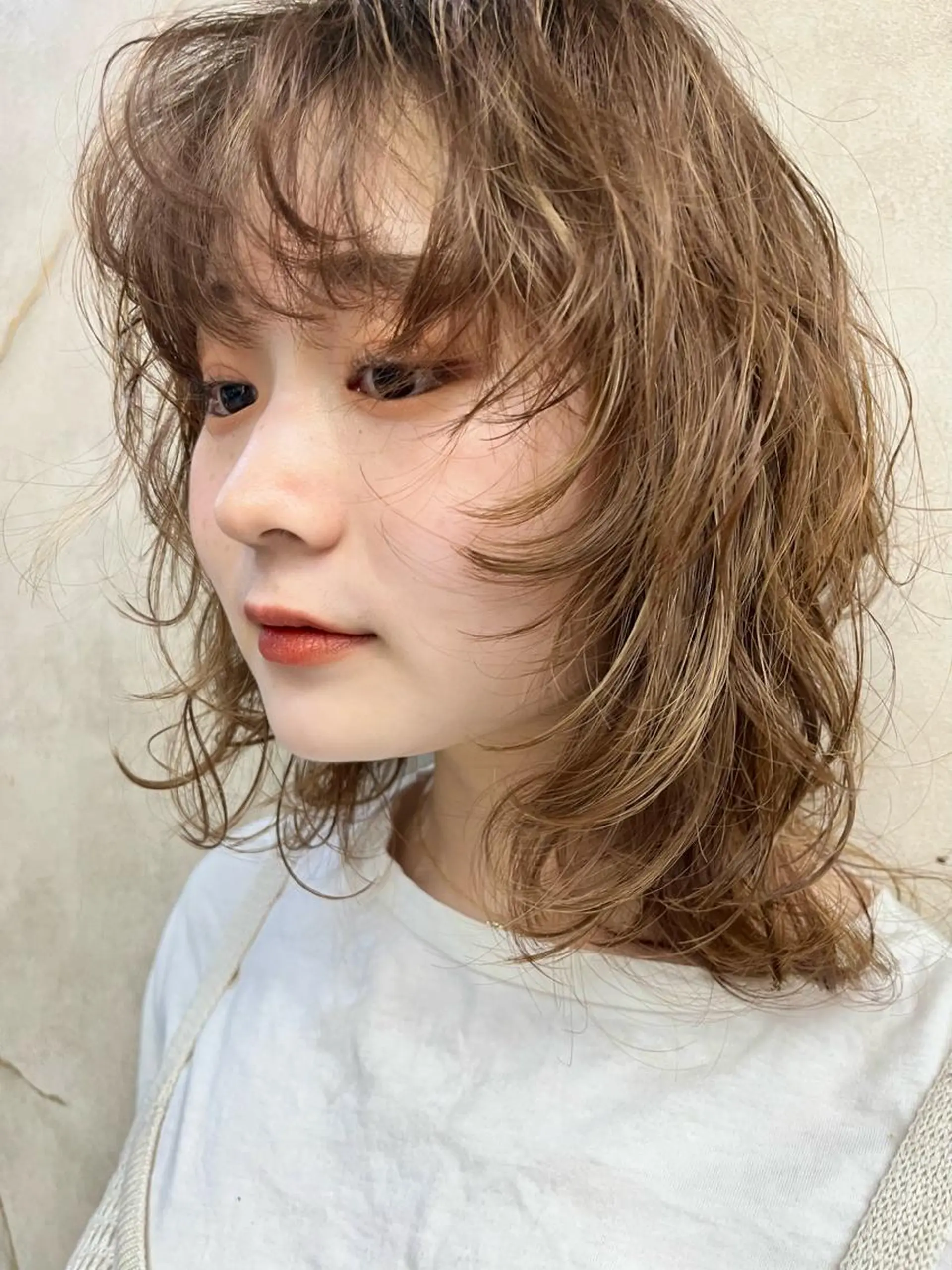 セミロング パーマ ヘアアレンジ ヘアカラー トリートメント ヘアセット ボブ|韓国|美髪矯正 |amika🌙のヘアスタイル