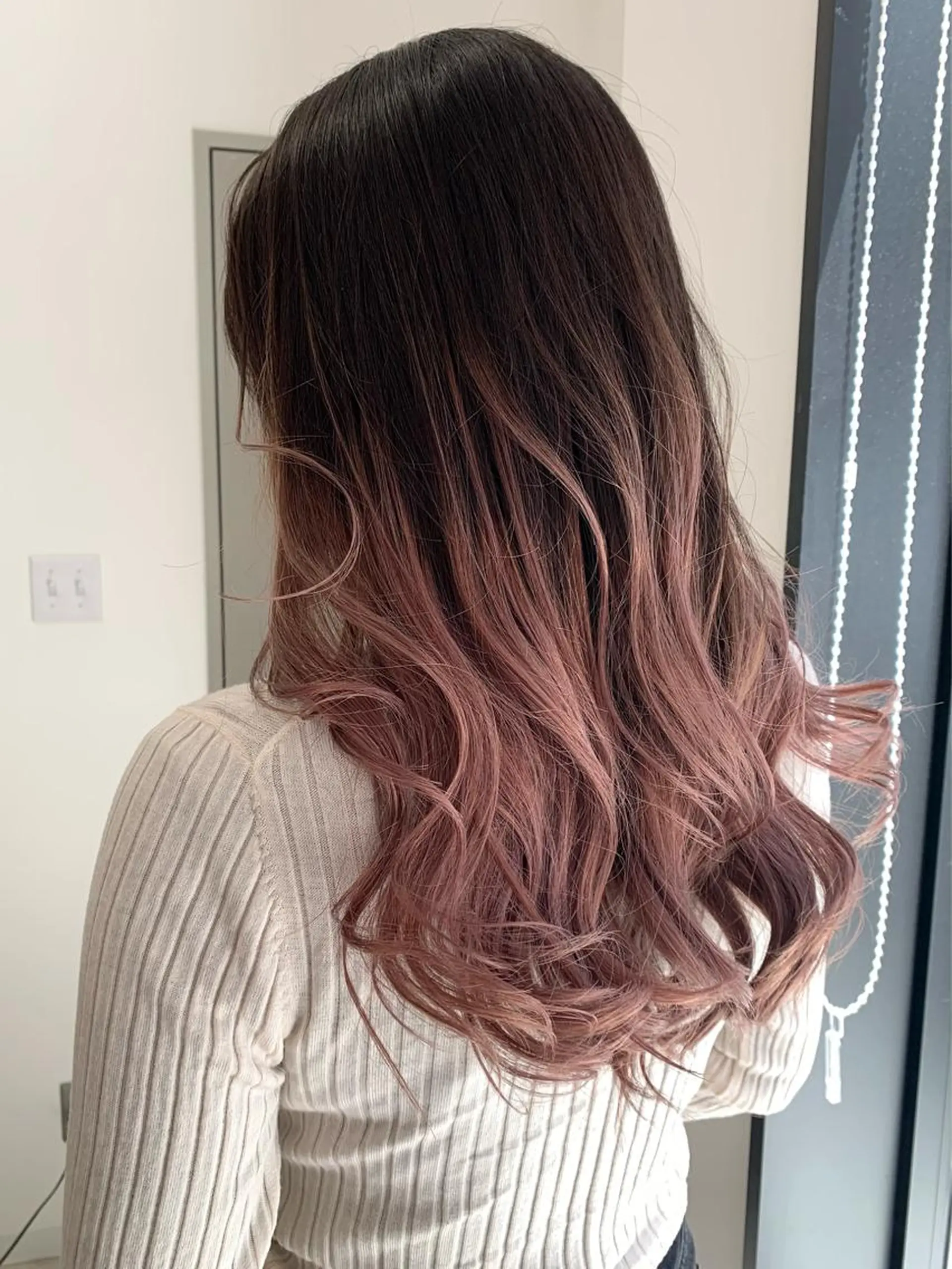 ロング カラー ベージュカラー ブリーチ グラデーションカラー ピンクカラー ピンクベージュ 💈平島 拓也💈のヘアスタイル