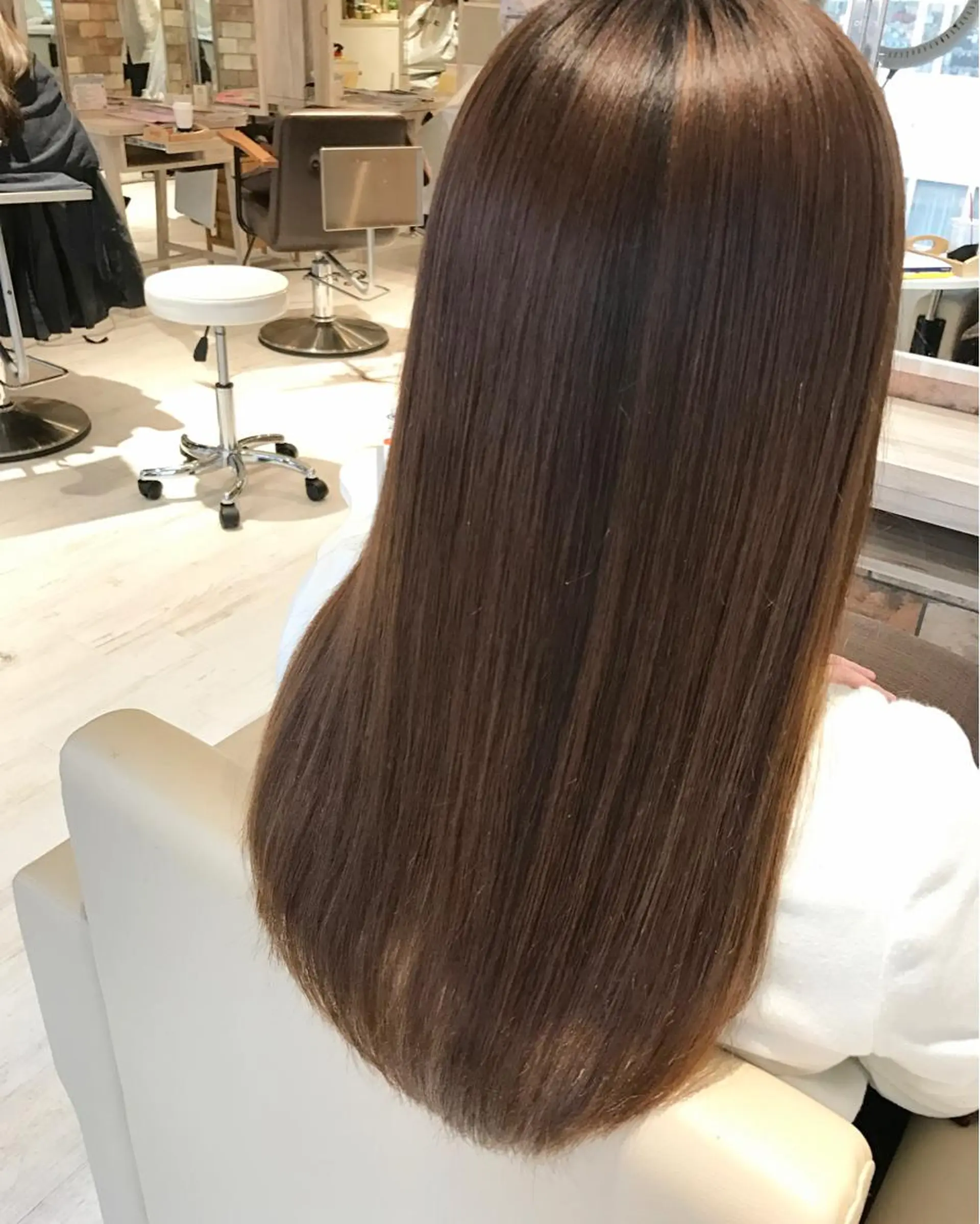 ロング パーマ アッシュ ストレートパーマ ミルクティーベージュ 山本勝志のヘアスタイル