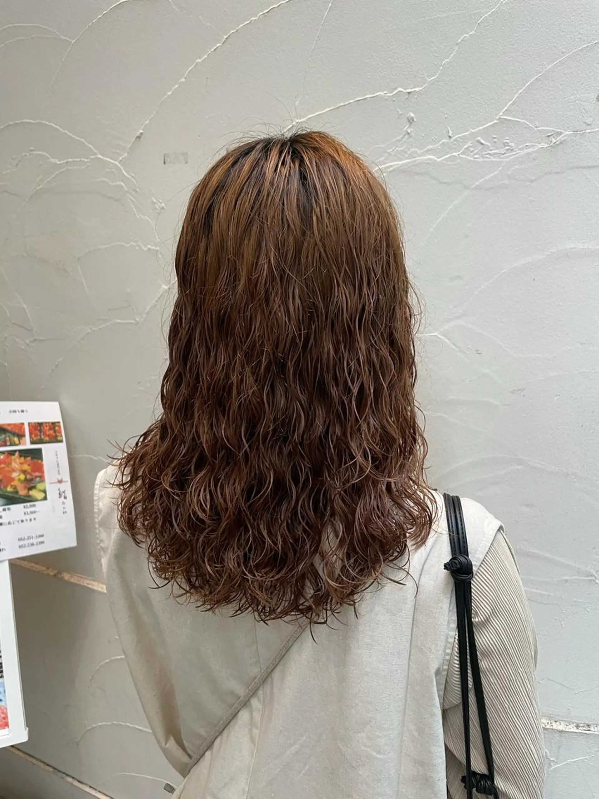 セミロング カラー パーマ セミロングパーマ ブリーチ カット パーマ トリートメント 大石 陽菜のヘアスタイル