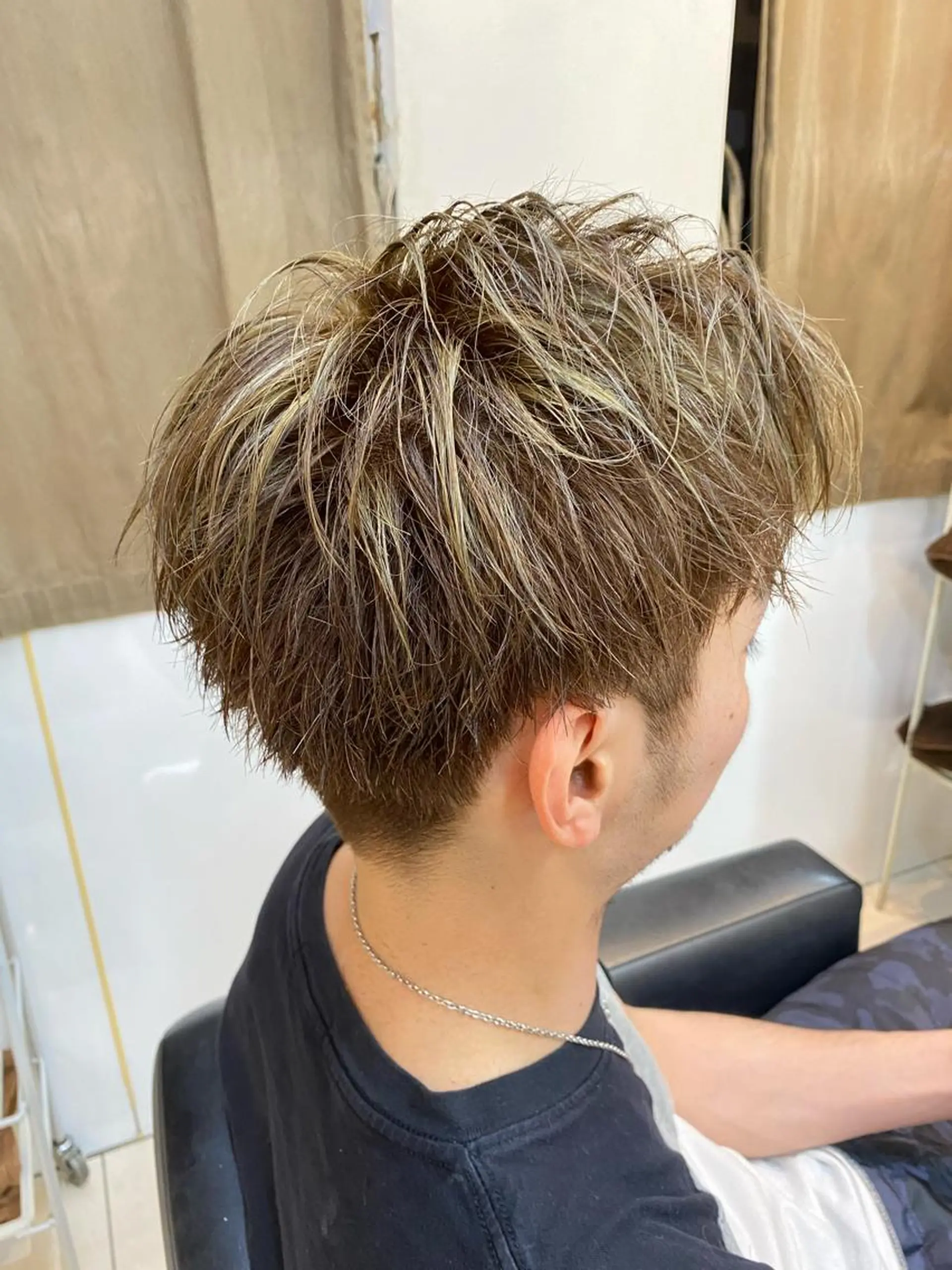 ショート メンズ メンズハイライト ハイライト ショートボブ✨️ 池田芽生のヘアスタイル