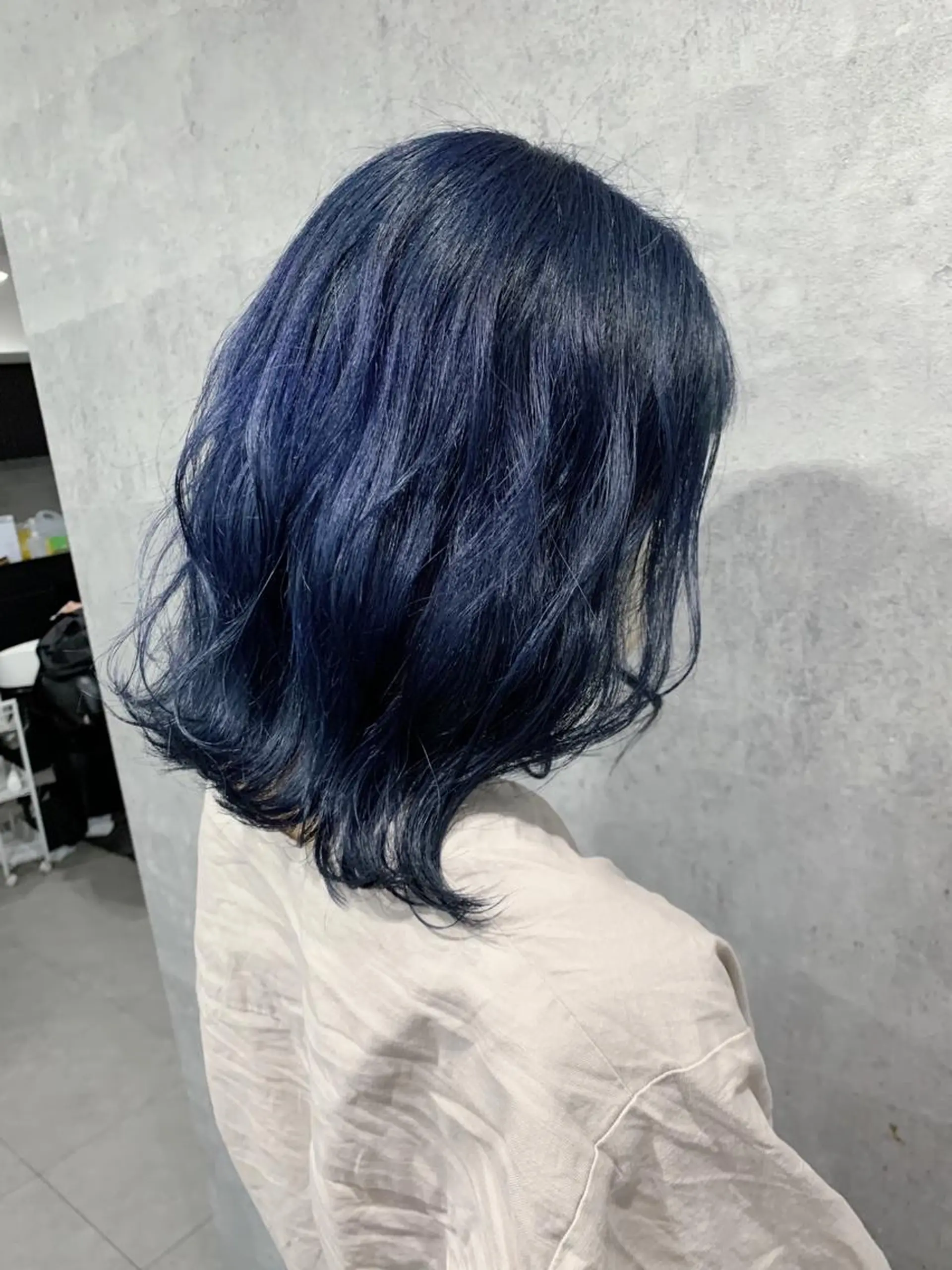 ミディアム カラー ブリーチ ブルーカラー ネイビーカラー _WHITE 天神店 YUMEKA🐻のヘアスタイル