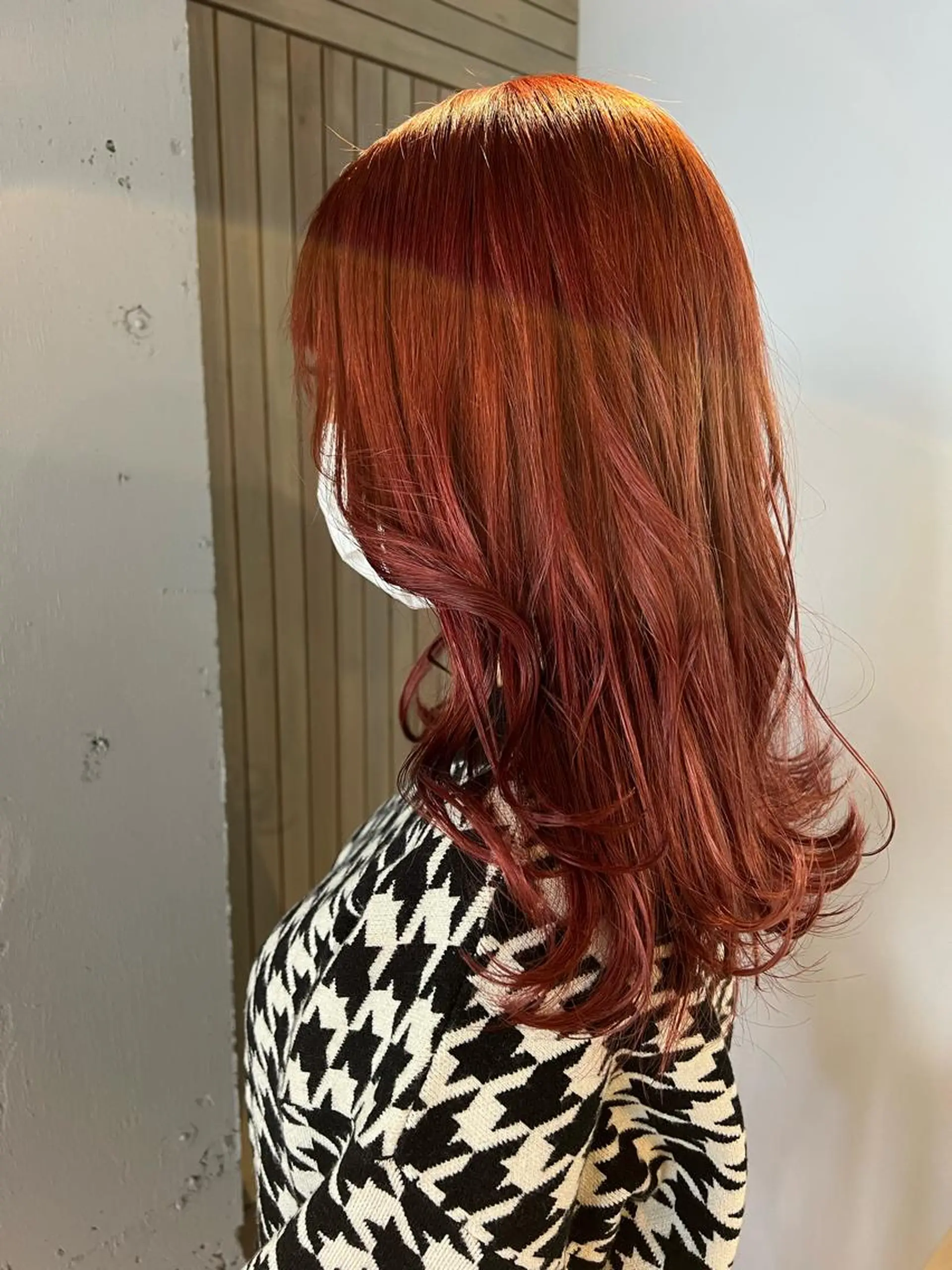 セミロング カラー カシス ピンクカラー レッドカラー ヘアカラー Sachiko ❤︎‬Pressのヘアスタイル