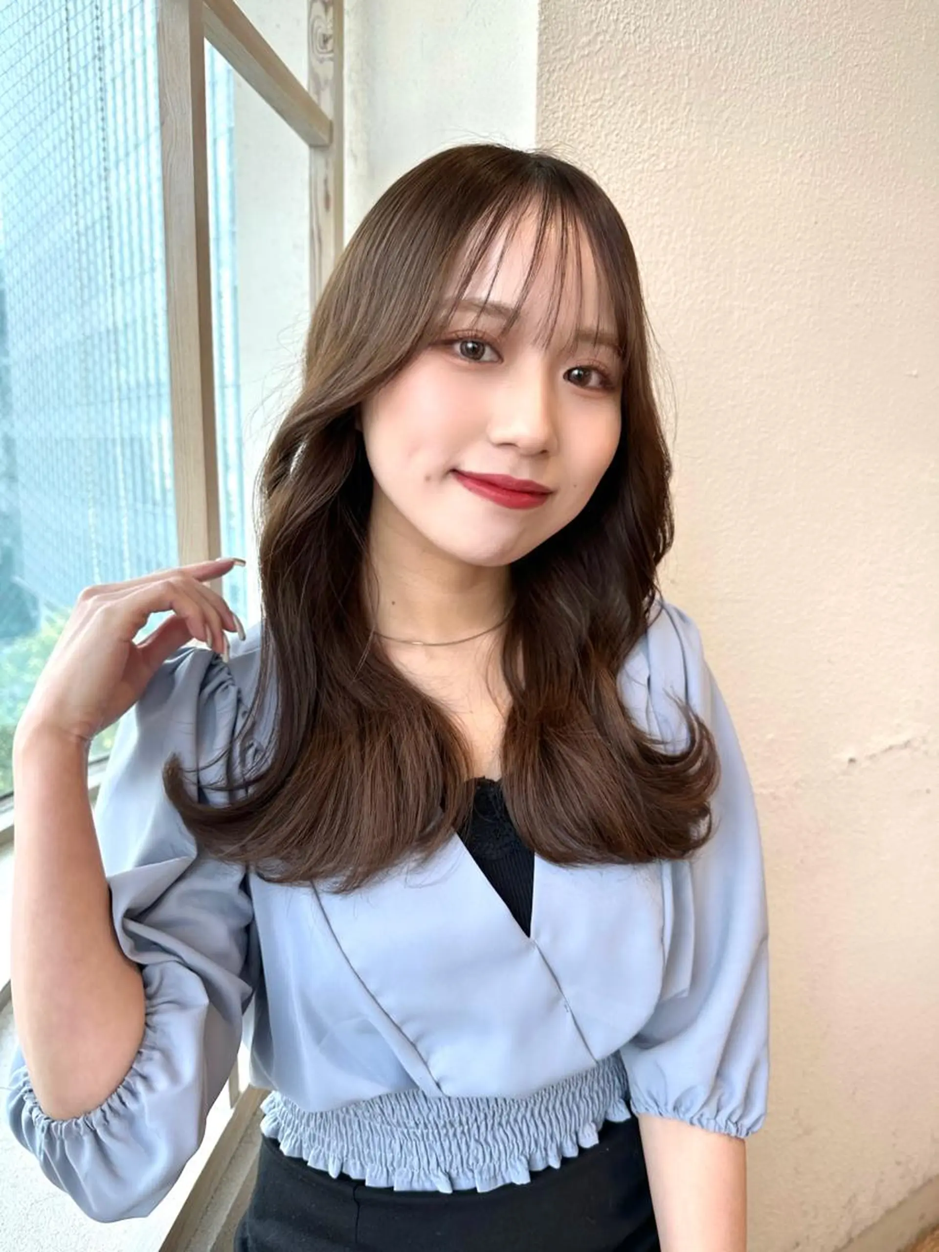 セミロング くびれヘア 顔まわりレイヤー 韓国風ヘア レイヤーカット おくれ毛 カット トリートメント 市原 大翼のヘアスタイル