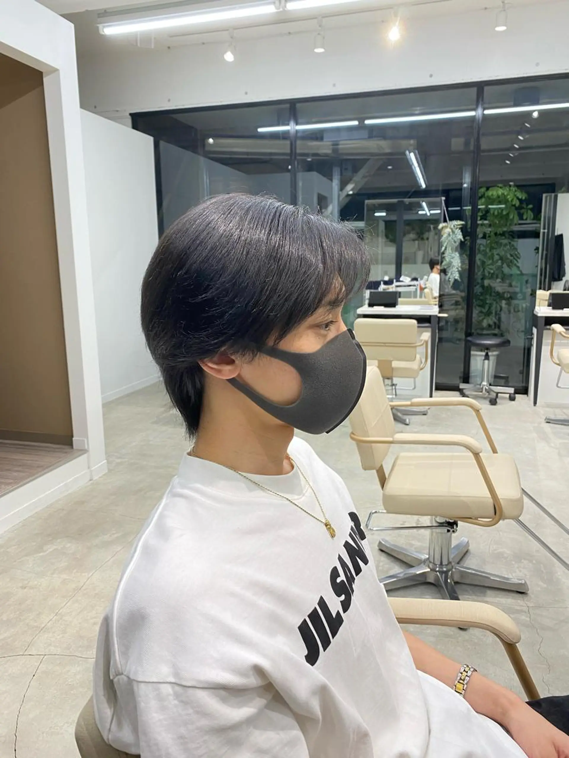 ショート カラー メンズ ダークグレー ヘアカラー ブリーチなしカラー 🤍　Mihanaのヘアスタイル