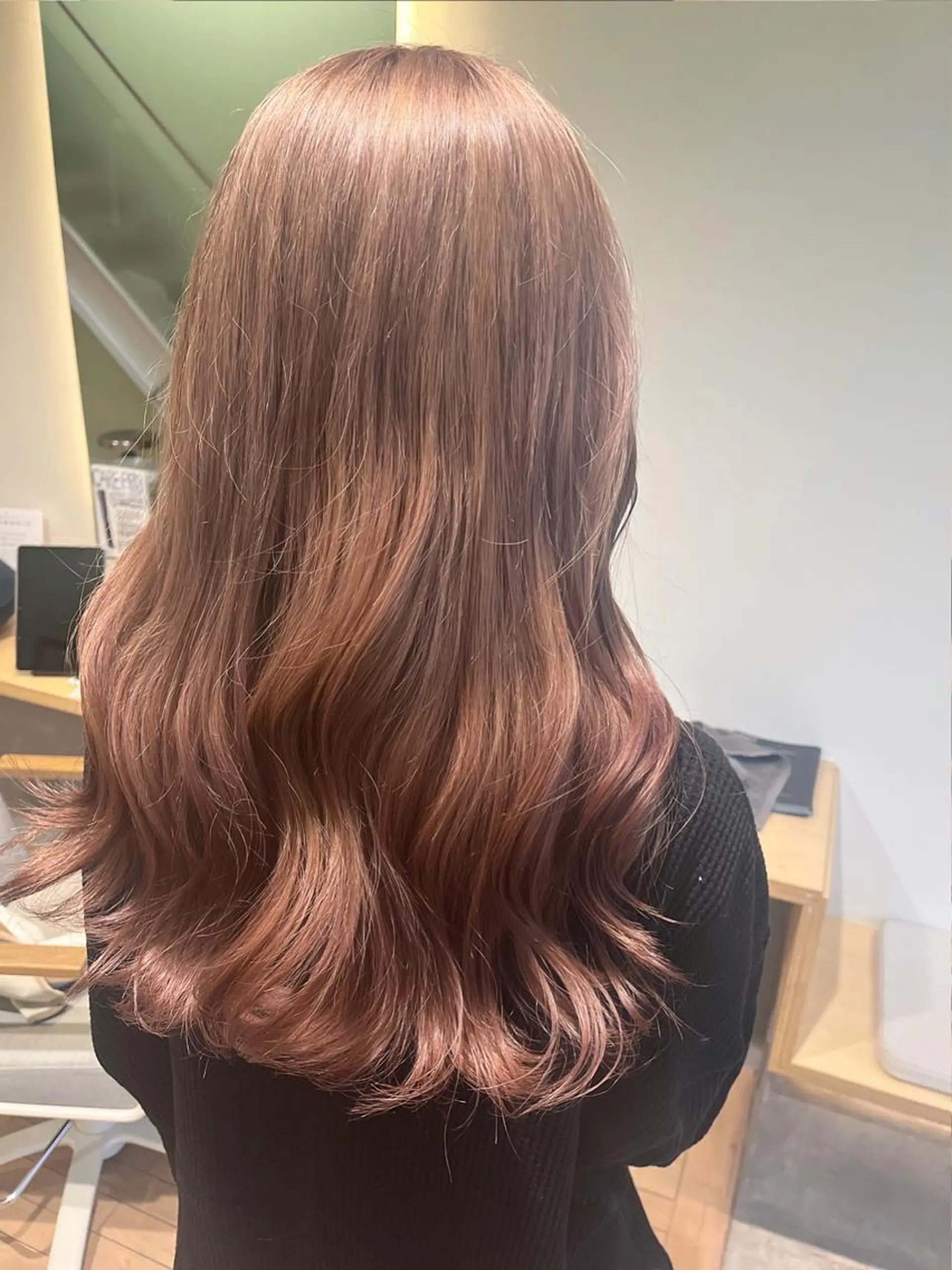 カラー ピンクカラー 村松 萌のヘアスタイル