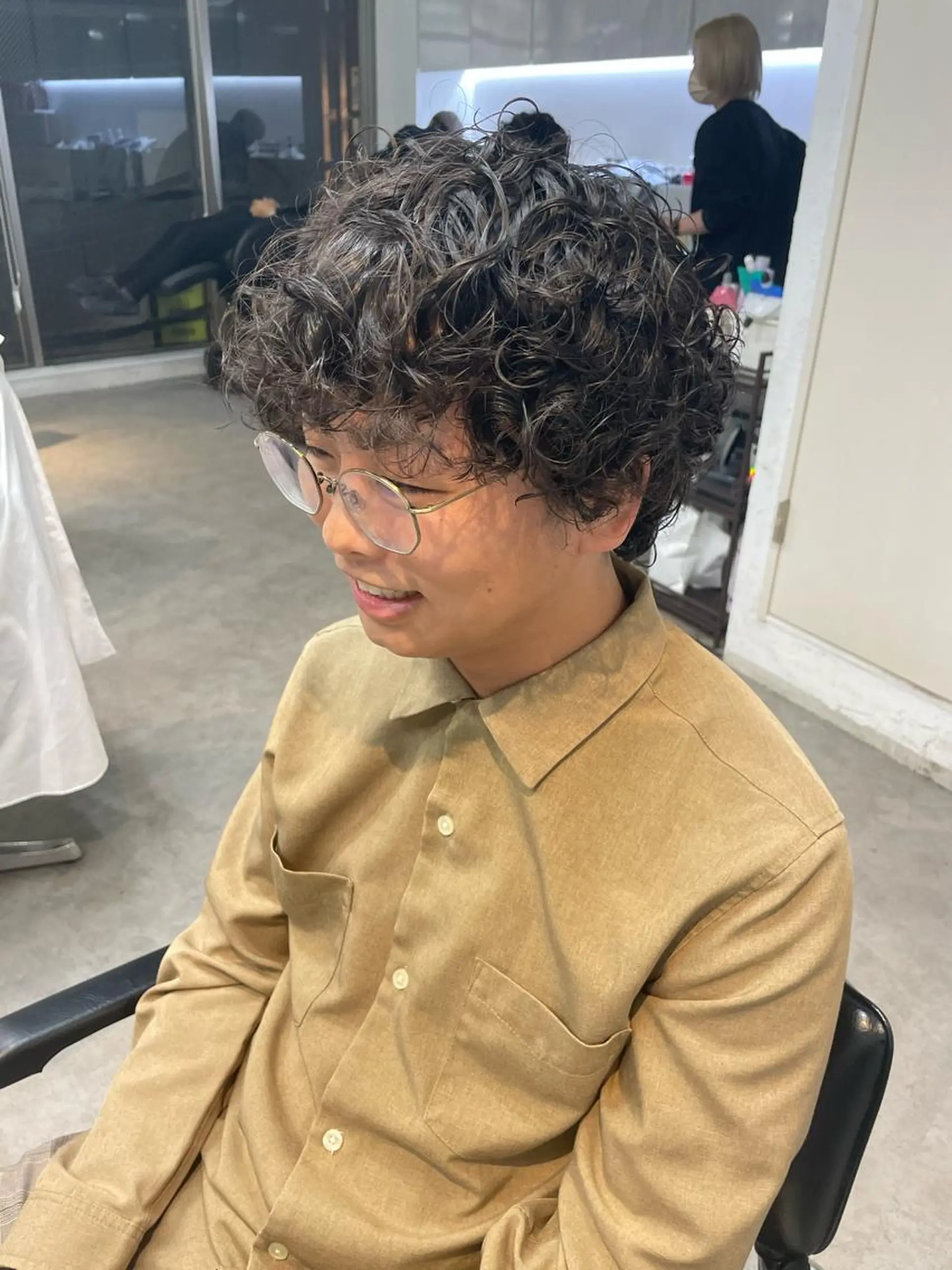 パーマ メンズ メンズパーマ プードルパーマ メンズウルフカット ウルフカット プードルパーマ カット パーマ ショートヘア原宿 fifth コシのヘアスタイル