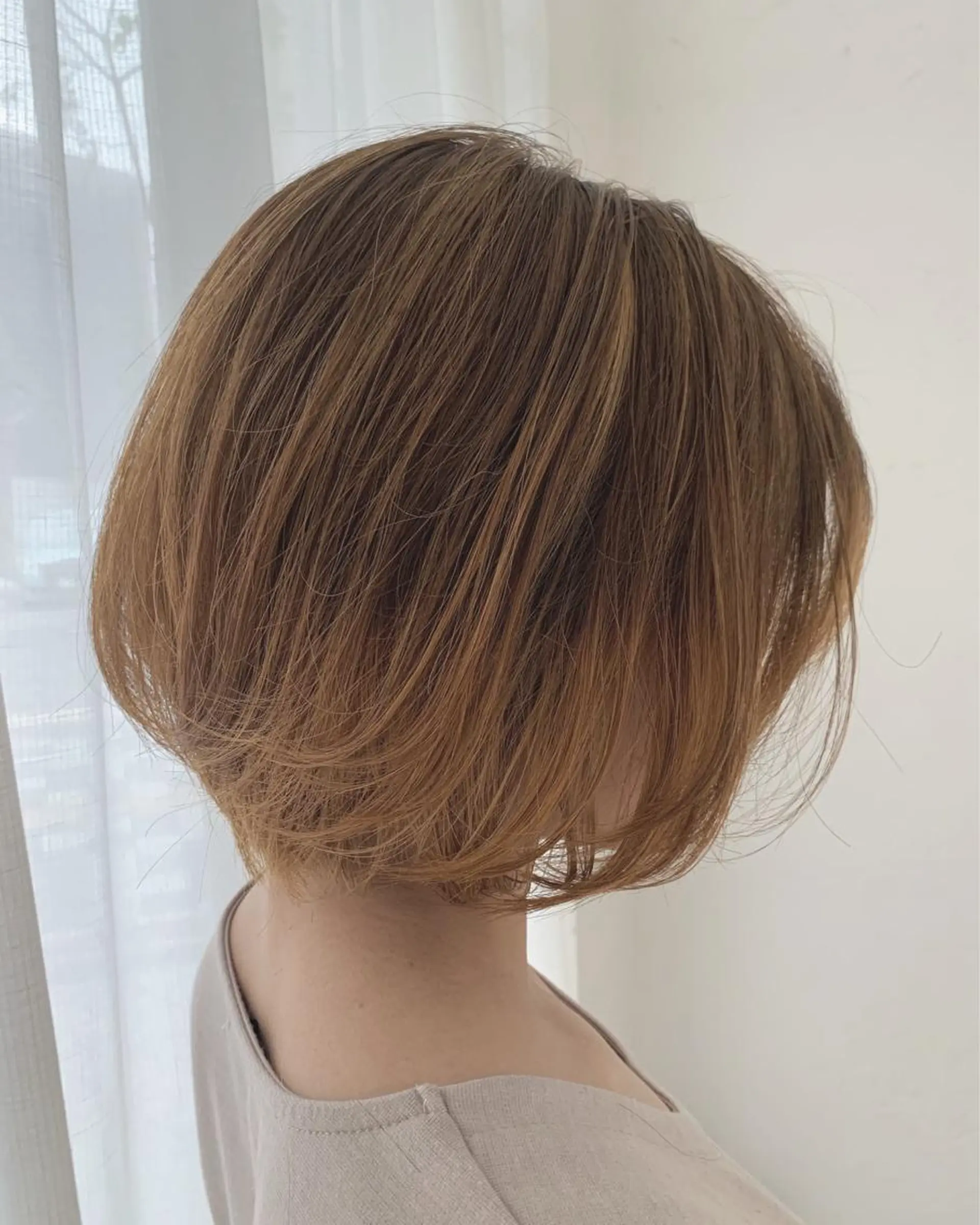 ショート カラー fio マナミのヘアスタイル