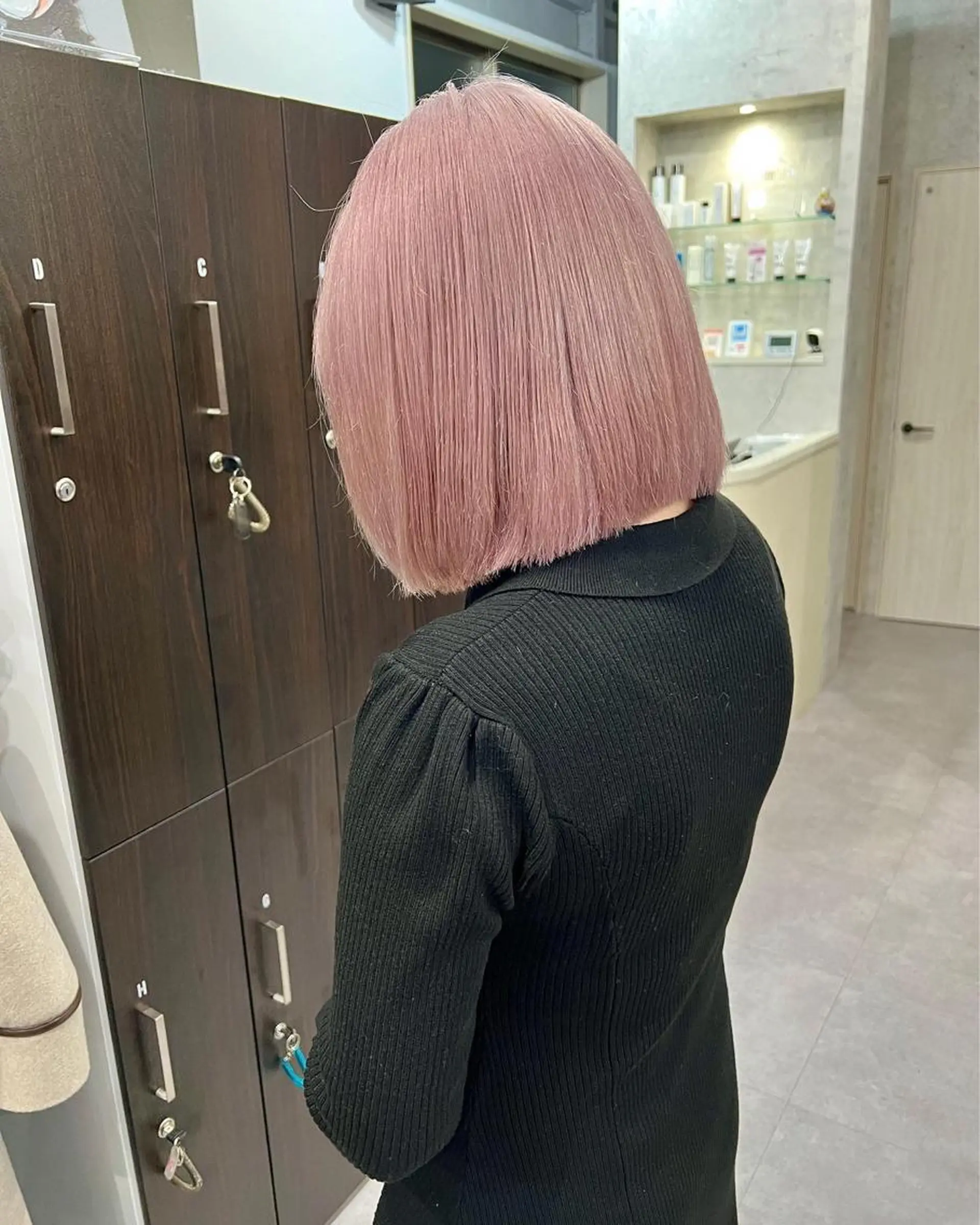 ショート カラー ベージュカラー ブリーチ ピンクカラー ピンクベージュ Via officialのヘアスタイル