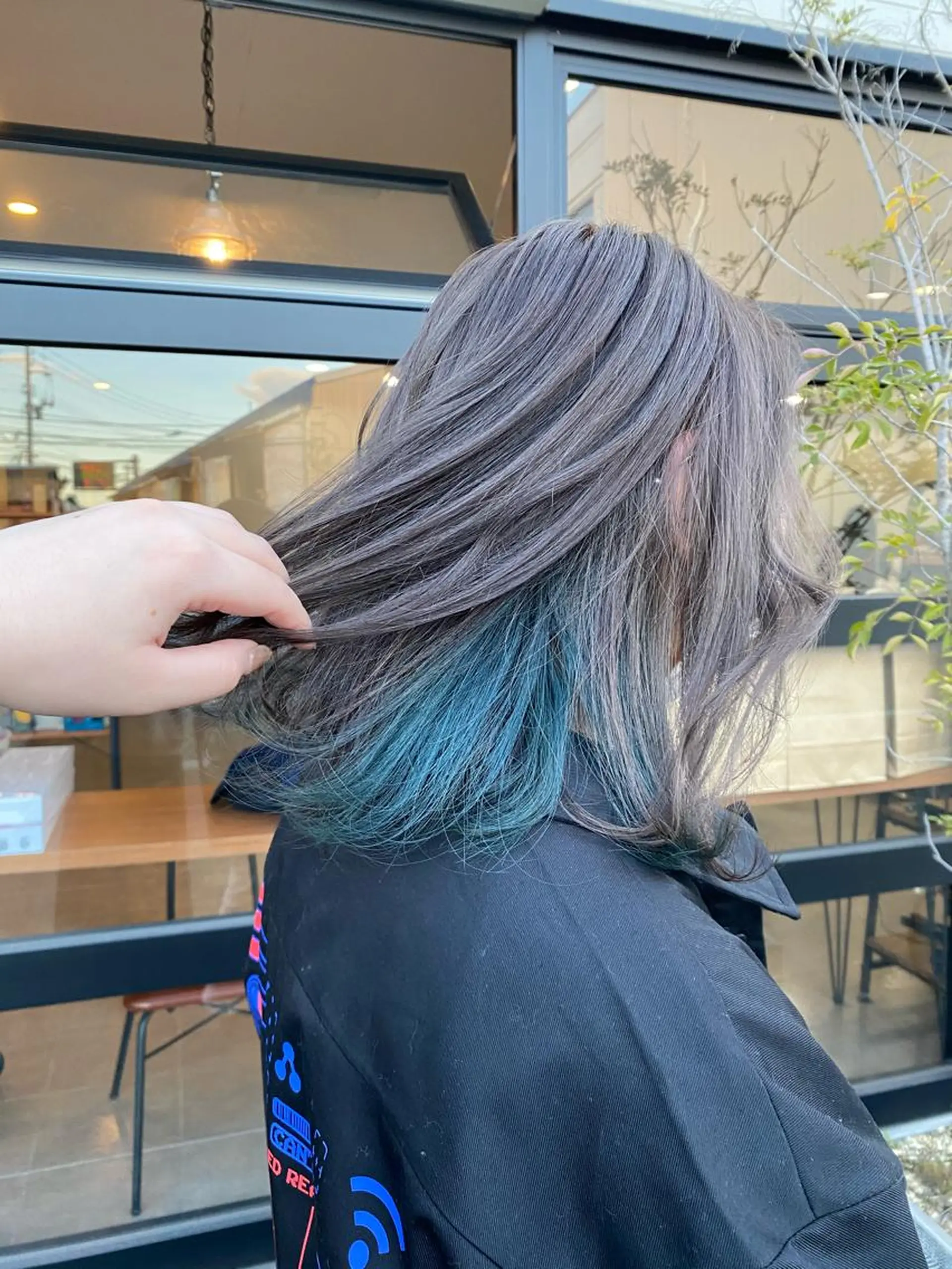 ミディアム maco 艶感ハイトーン🦋のヘアスタイル