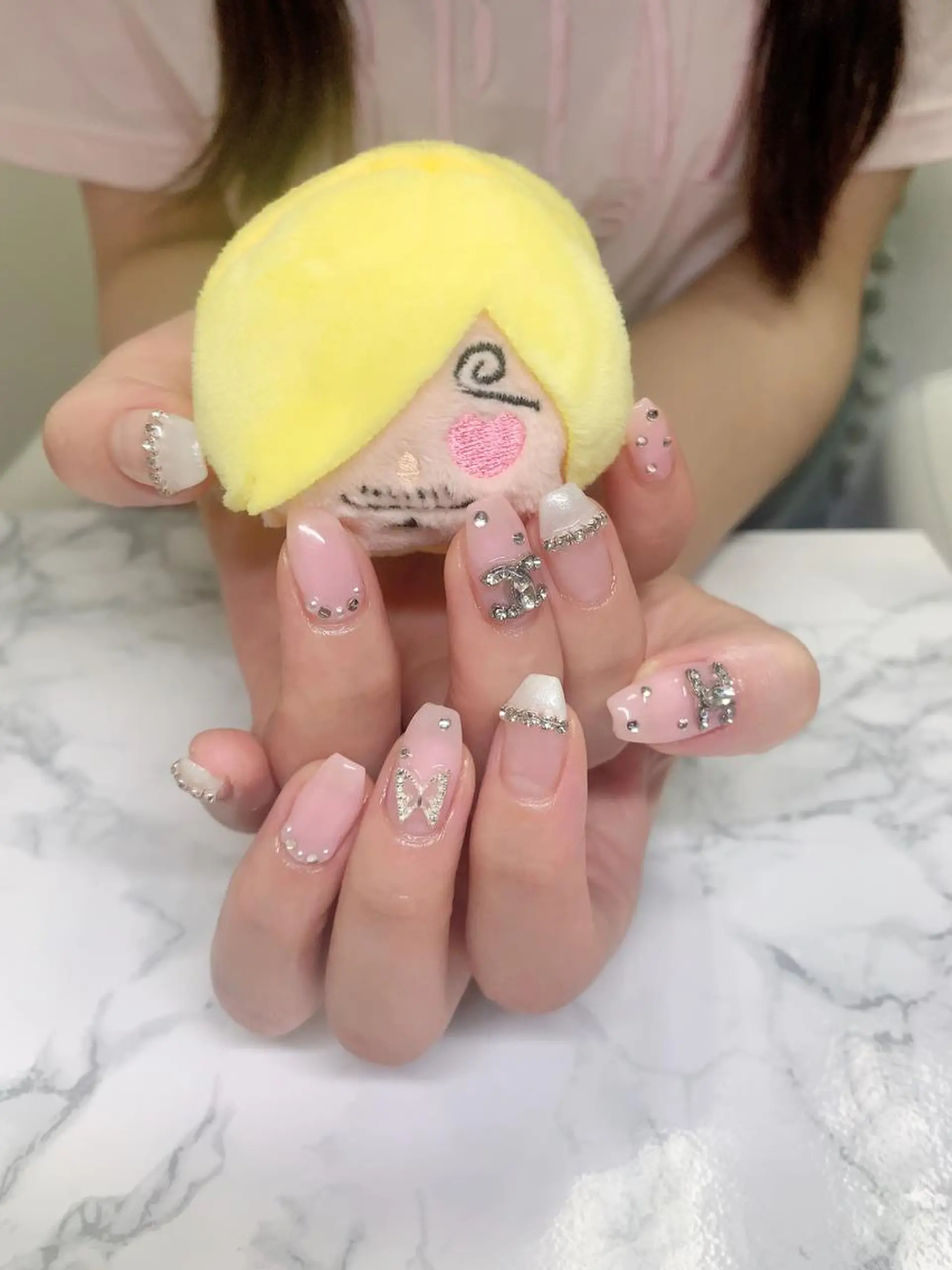 ネイル はな💎ネイル ワンホン、長さ出しのネイルデザイン