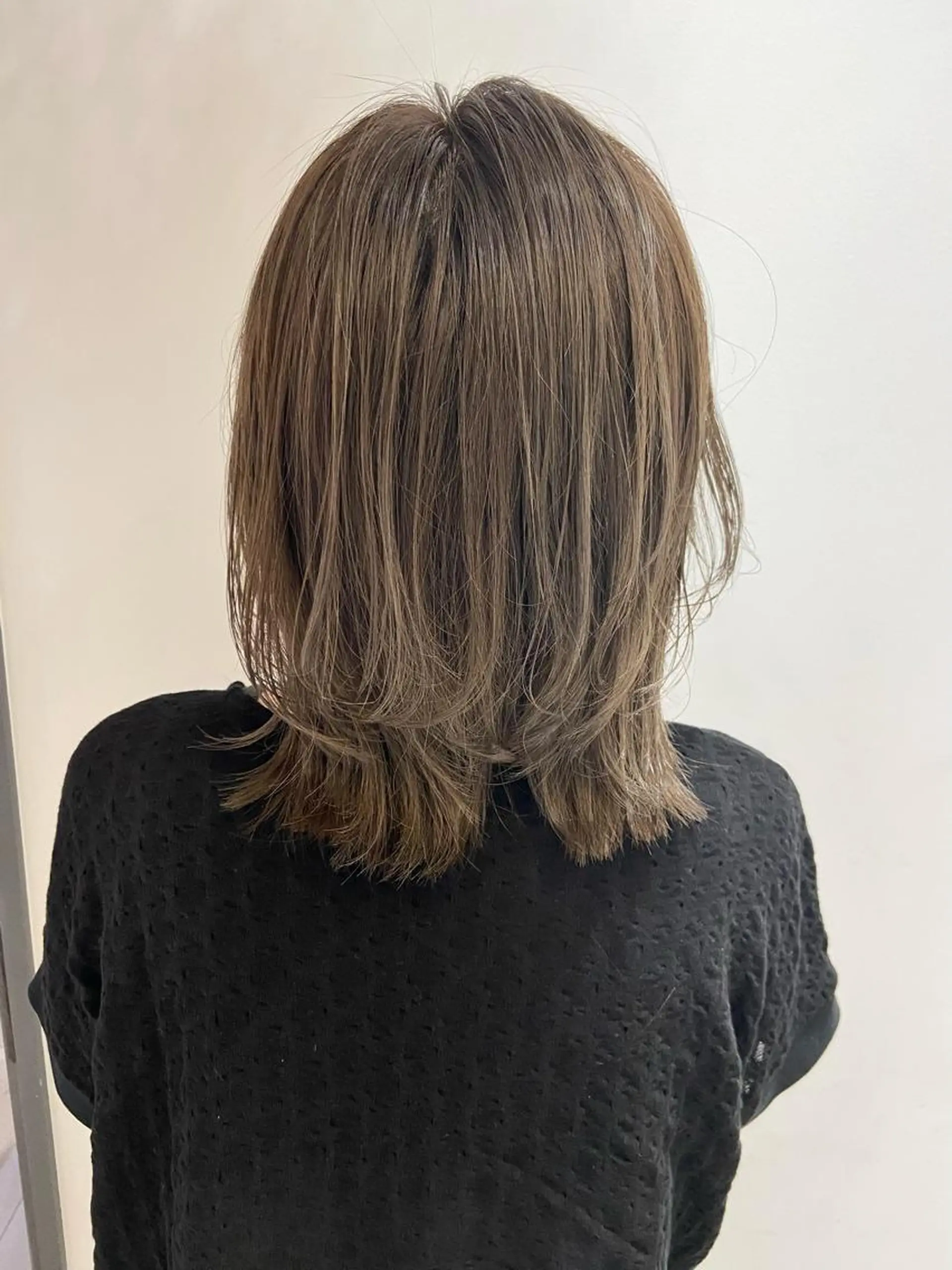 ミディアム カラー ヘアカラー 🐺ウルフ/レイヤー 似合わせ‎🤍沙羅のヘアスタイル