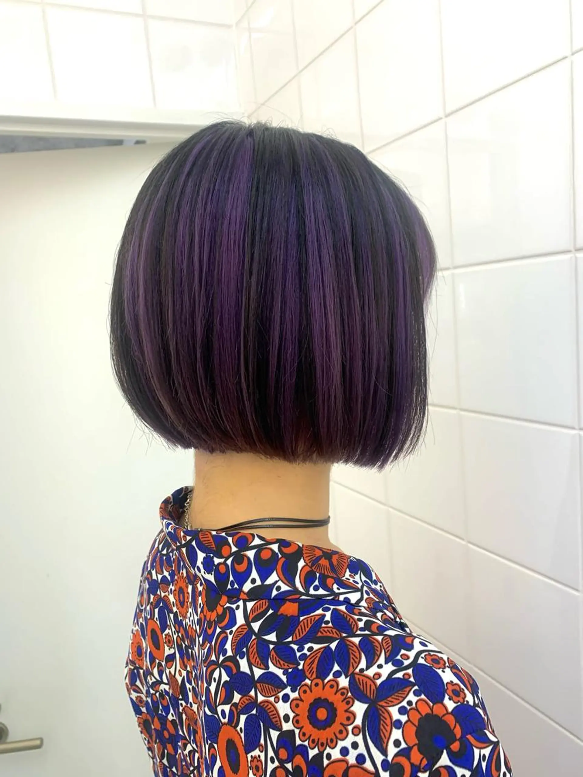 ショート カラー ヘアアレンジ 🧨ブリーチー×ボブ レイヤー💎じゅえるのヘアスタイル