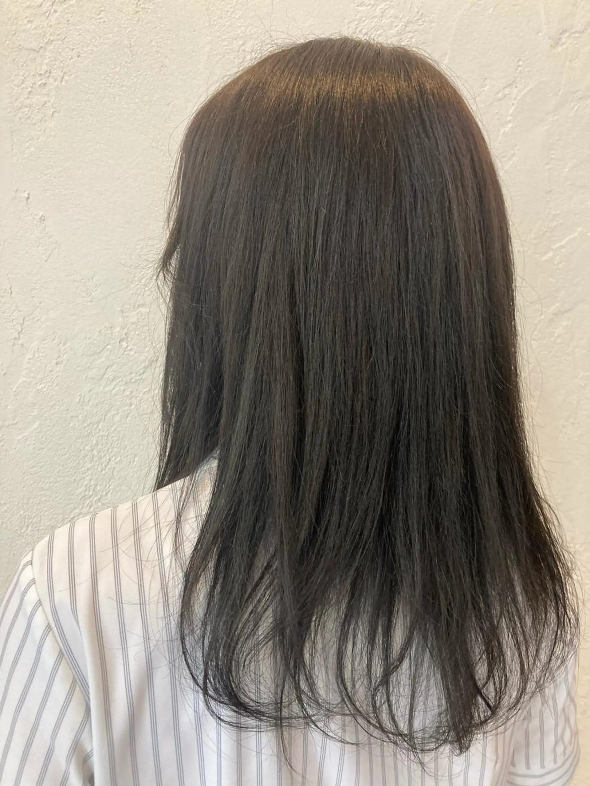 カラー グレージュ 小池 楓のヘアスタイル