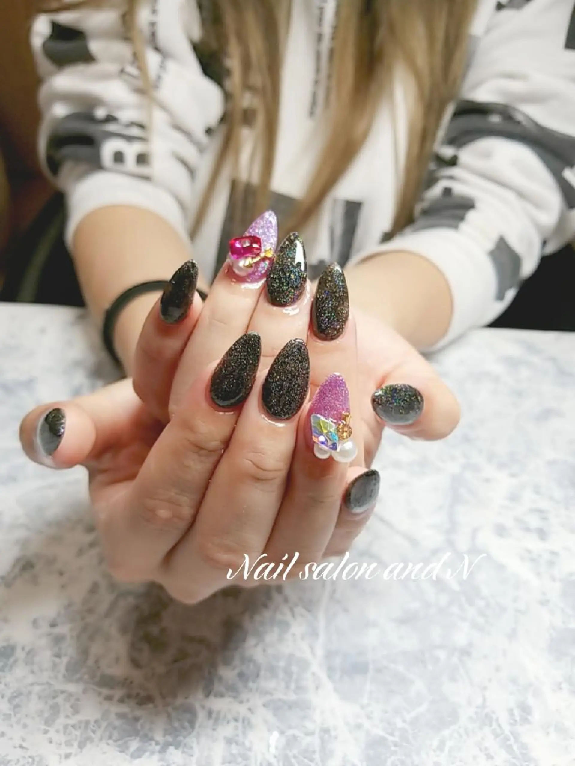 ネイル and Nのネイルデザイン