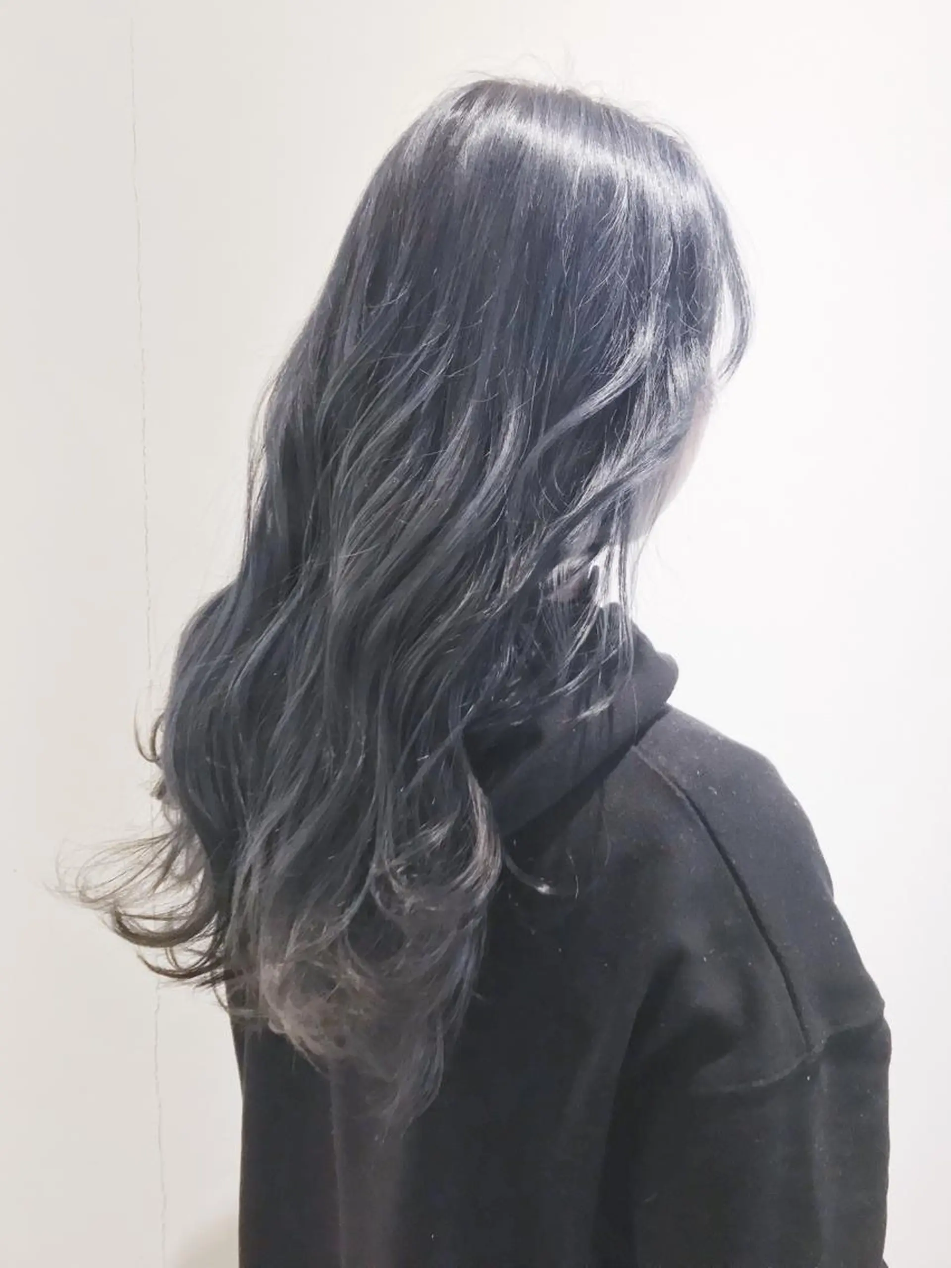 ロング カラー ブリーチ ブルーカラー ブルーグレー MUNi恵比寿 モデル募集中♪のヘアスタイル