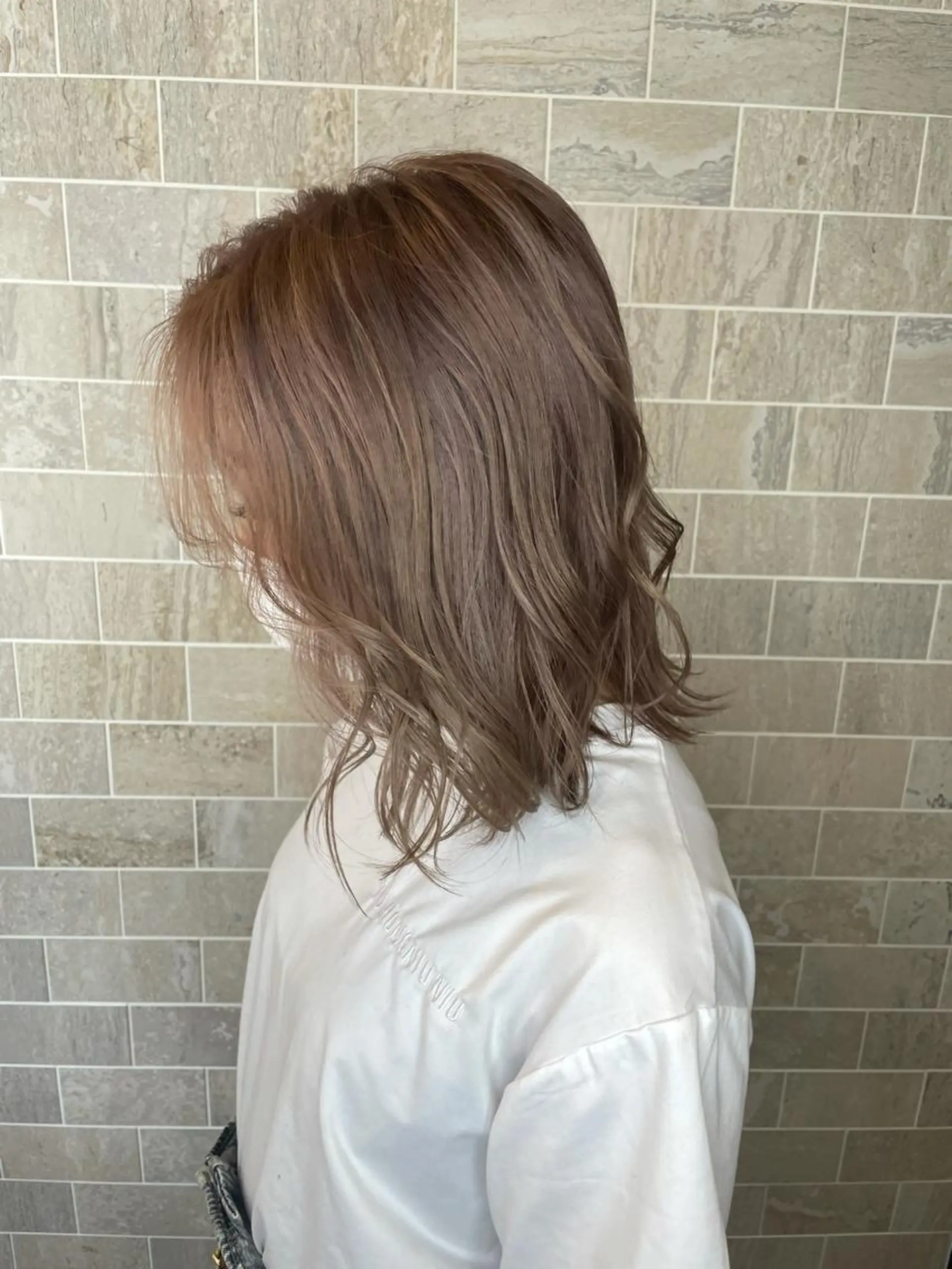 ミディアム ヘアカラー トリートメント ブリーチ毛矯正.髪質 改善.髪にドラマをのヘアスタイル