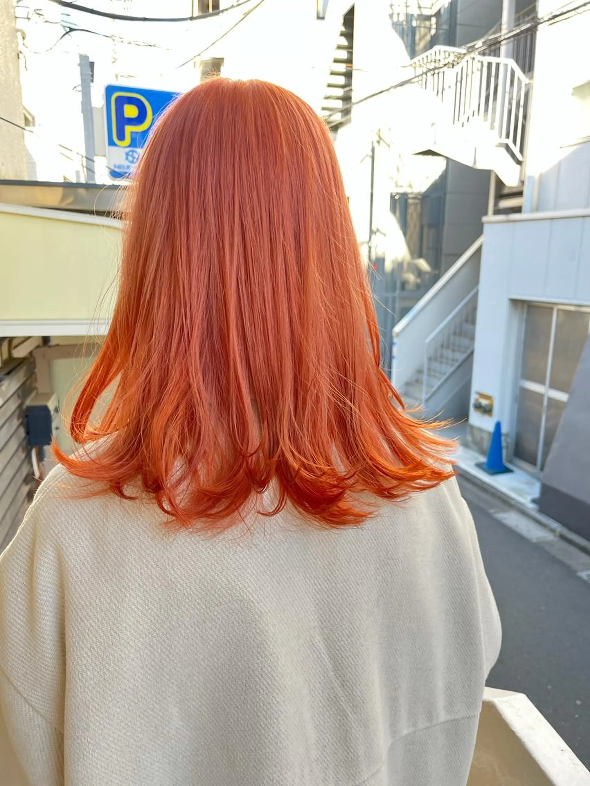 セミロング カラー ヘアカラー エクステ ハイトーン 💭黒崎ハルカのヘアスタイル