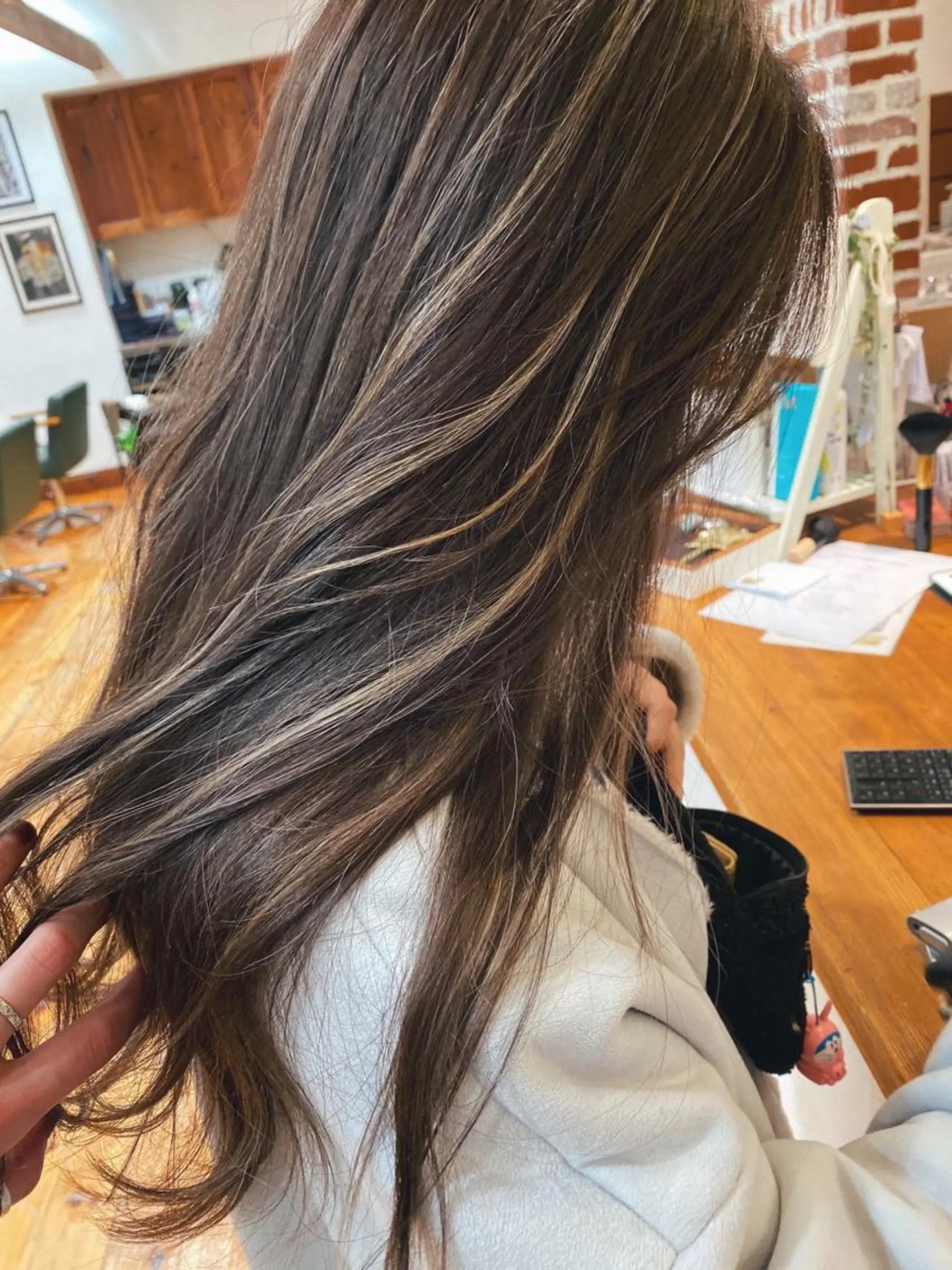 ロング カラー ハイライトカラー ハイライト メンズカット特化柏駅 徒歩3分LOUのヘアスタイル