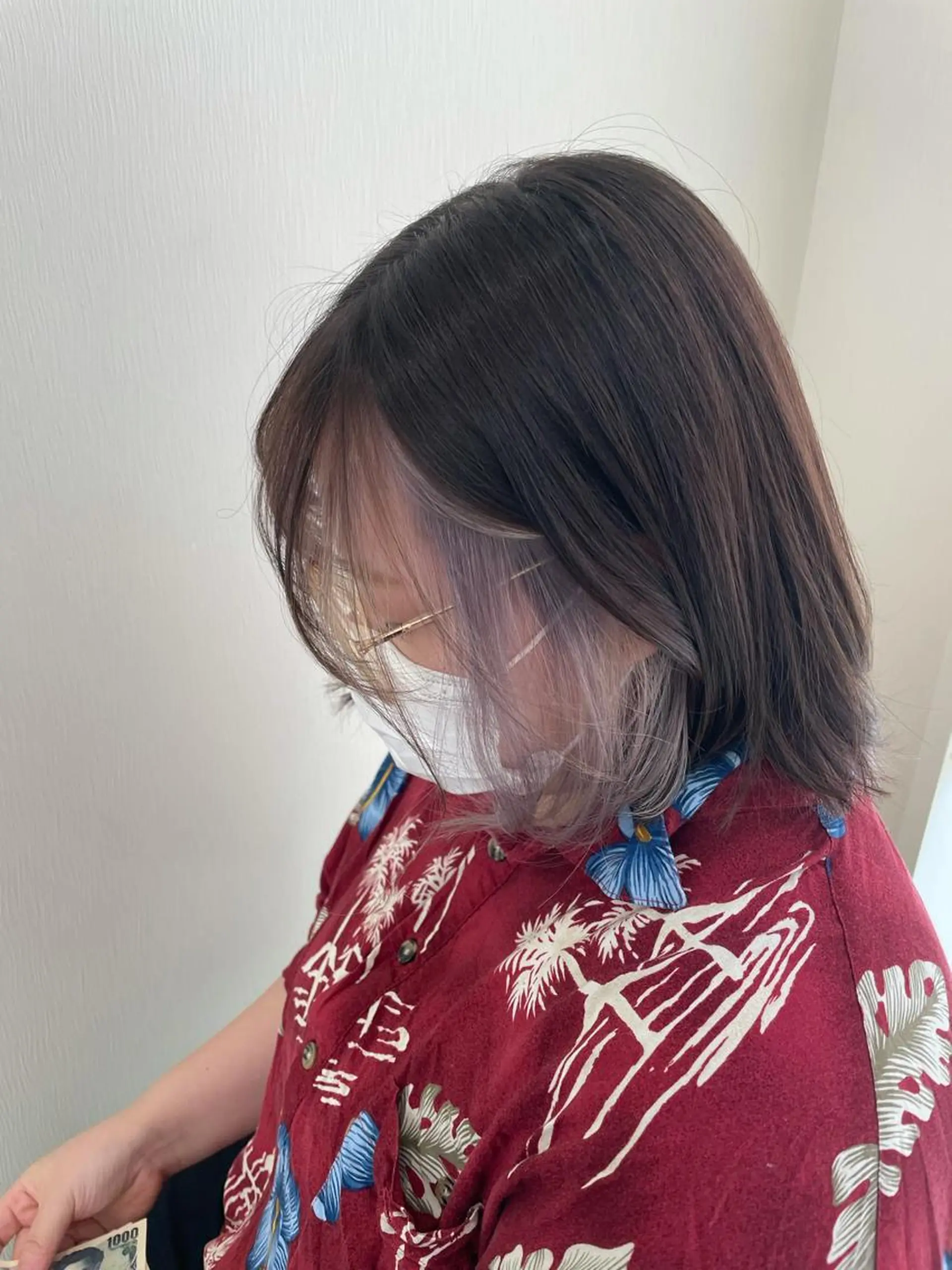 ミディアム カラー ミストバング ベージュカラー  フェイスフレーミング ラベンダーカラー ラベンダーベージュ カット ヘアカラー トリートメント 岡本 沙帆のヘアスタイル