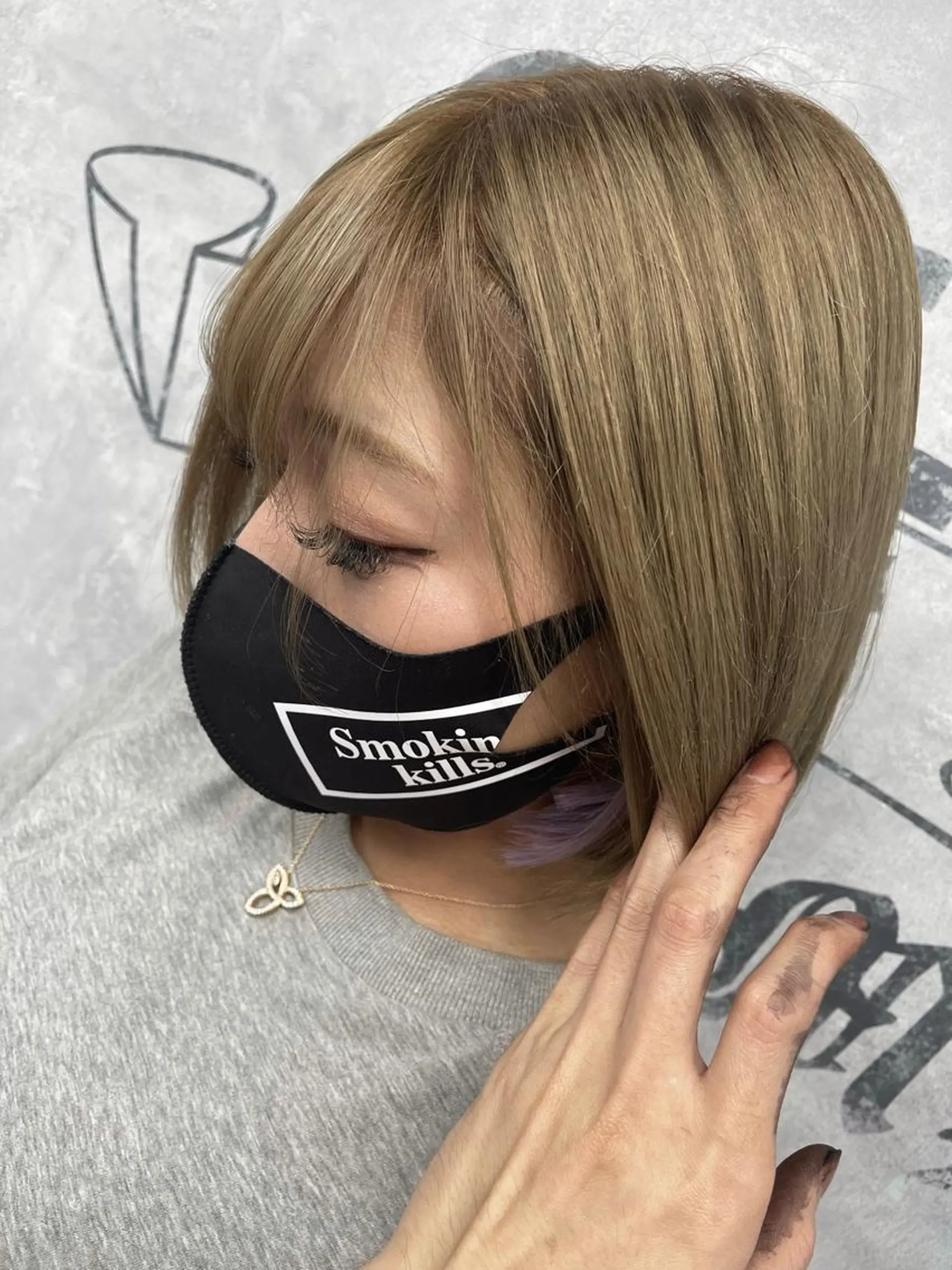 ショート カラー ベージュカラー ブロンド ブロンドベージュ ハイトーンカラー イルミナカラー カット ヘアカラー トリートメント オフホワイトアンドなんば所属・福西 洋斗のヘアスタイル