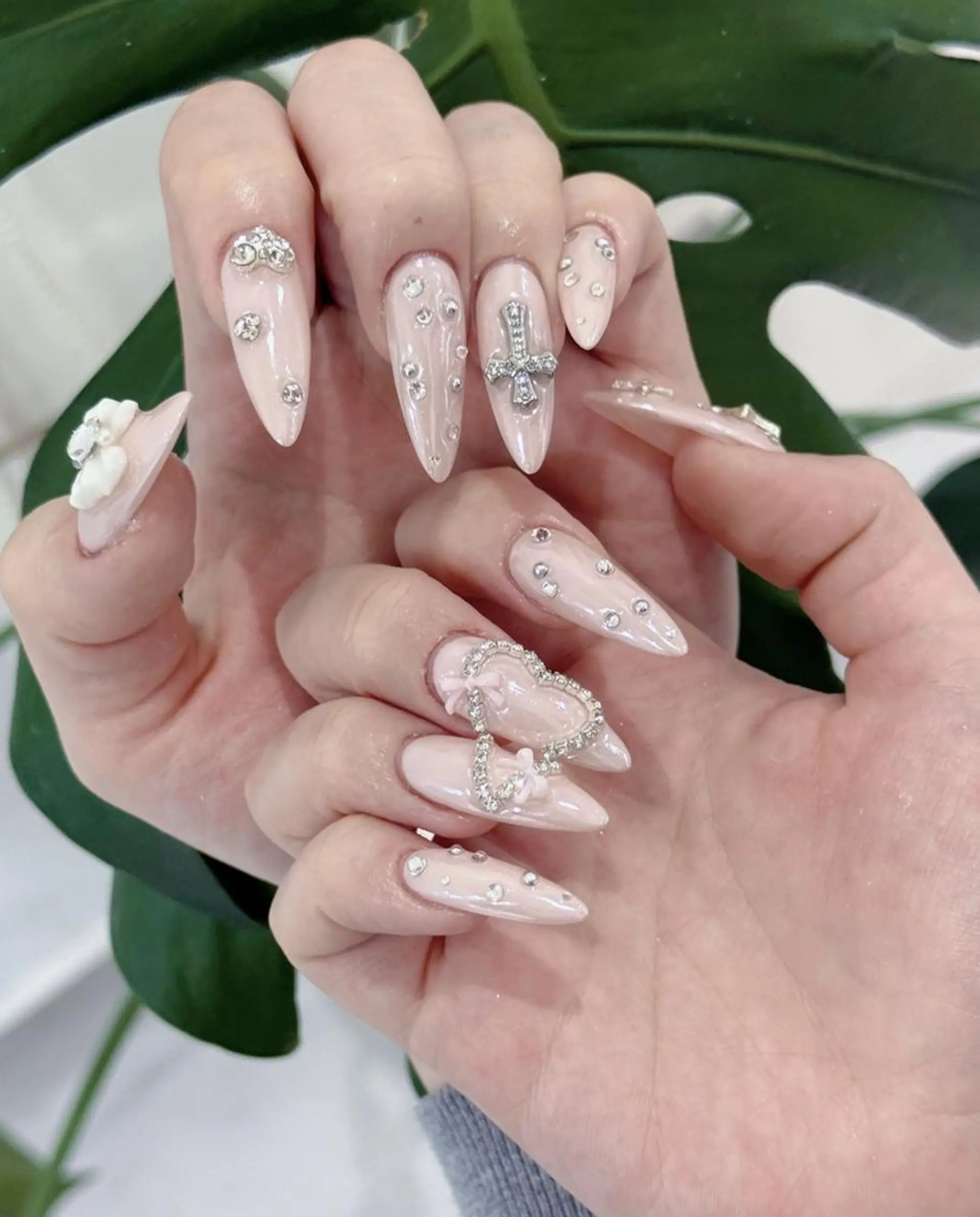 ネイル アートネイル オーロラネイル ブルー チークネイル フットネイル ハンドネイル NAILS168 新大久保店のネイルデザイン