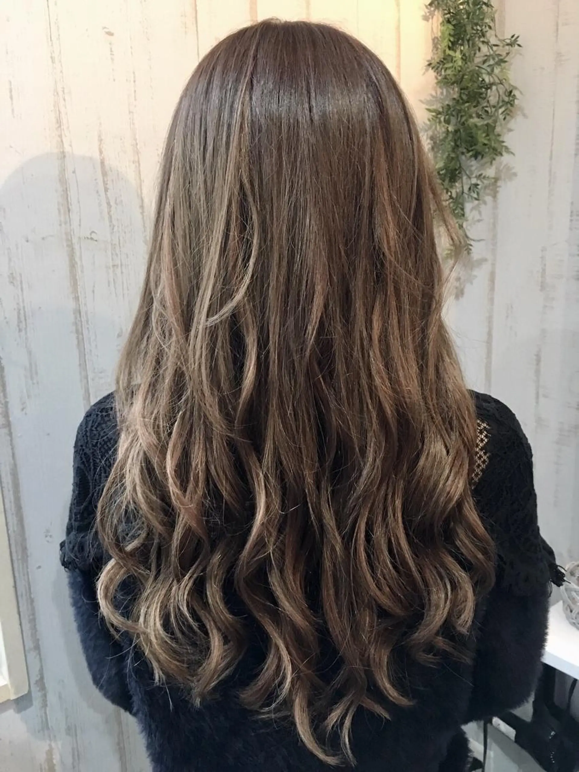 ロング カラー パーマ 大阪レミーエクステ チビ編み込みのヘアスタイル