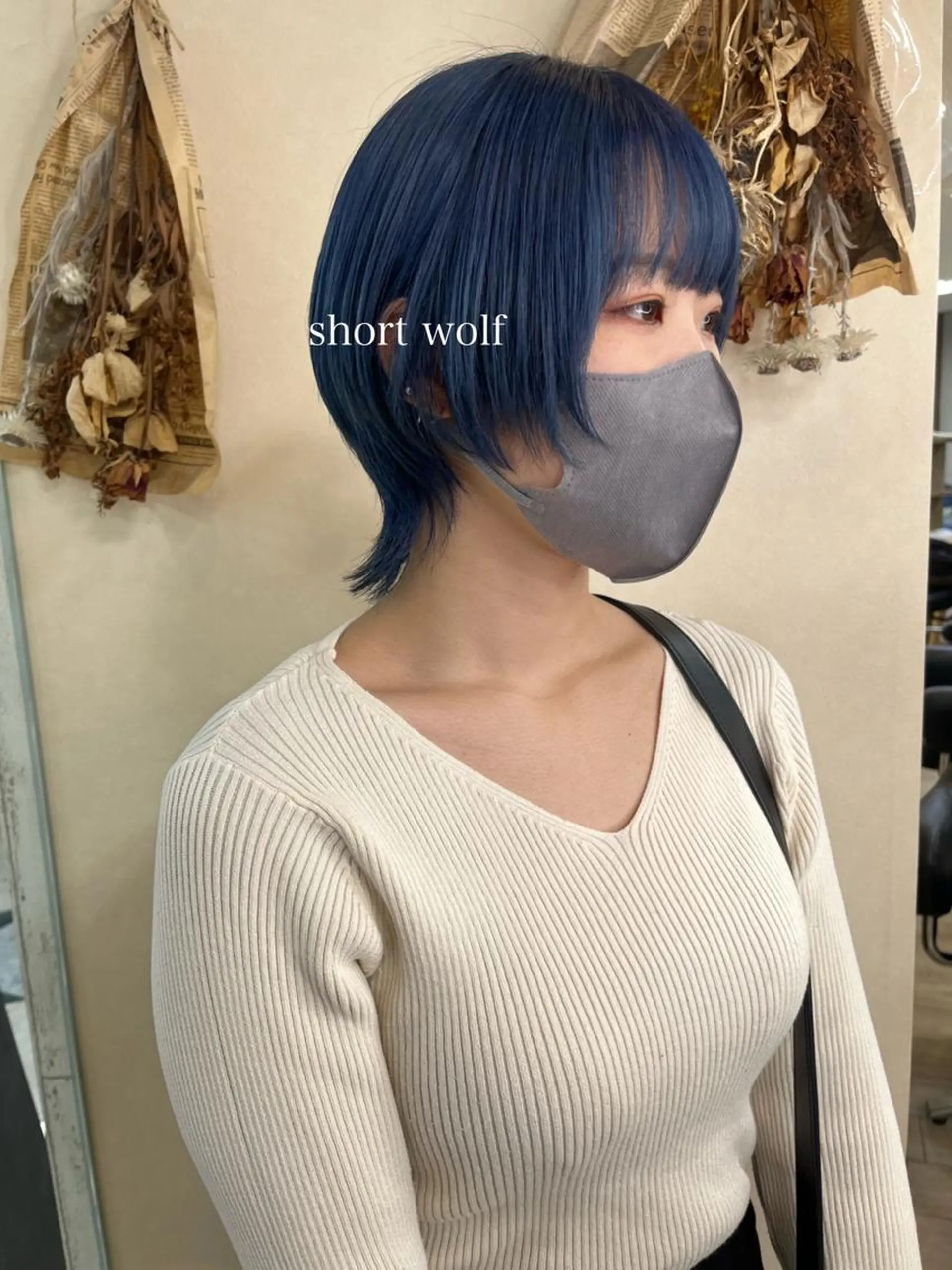 ショート カラー 切りっぱなしボブ ショートボブ ハンサムショート ブリーチ ブルーカラー カット ヘアカラー トリートメント 初めてのショート お任せください✂️のヘアスタイル