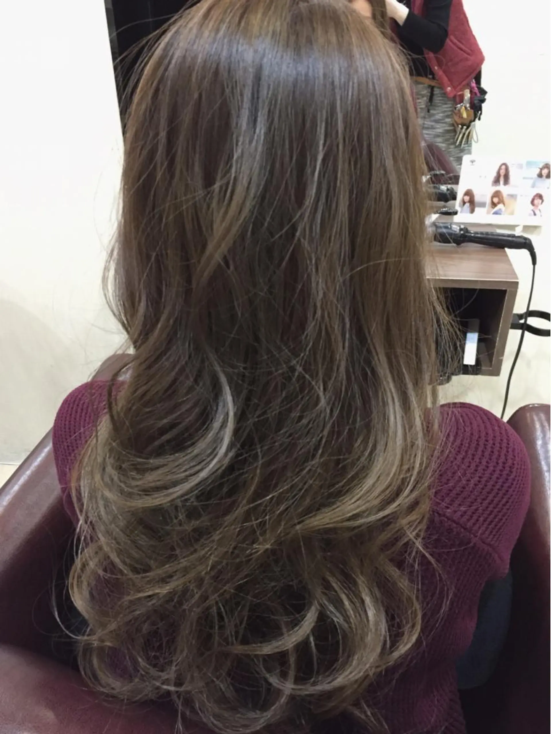 ロング 外国人風カラー ヘアカラー トリートメント 西藤 葵のマツエク・マツパデザイン