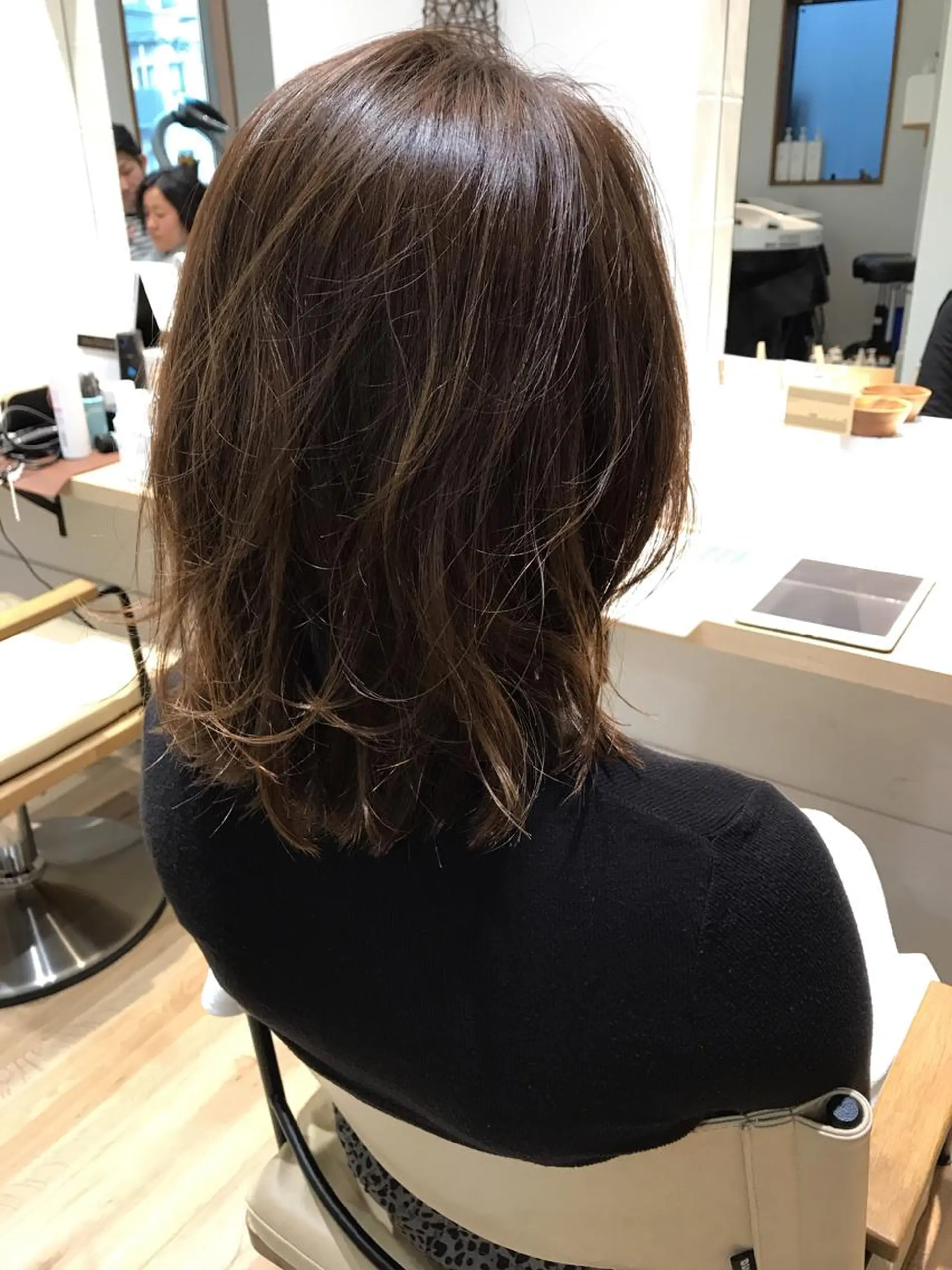 ミディアム カラー 切りっぱなしボブ ボブ レイヤーカット カット ヘアカラー J.M HEAD所属・稲荷 友美のヘアスタイル