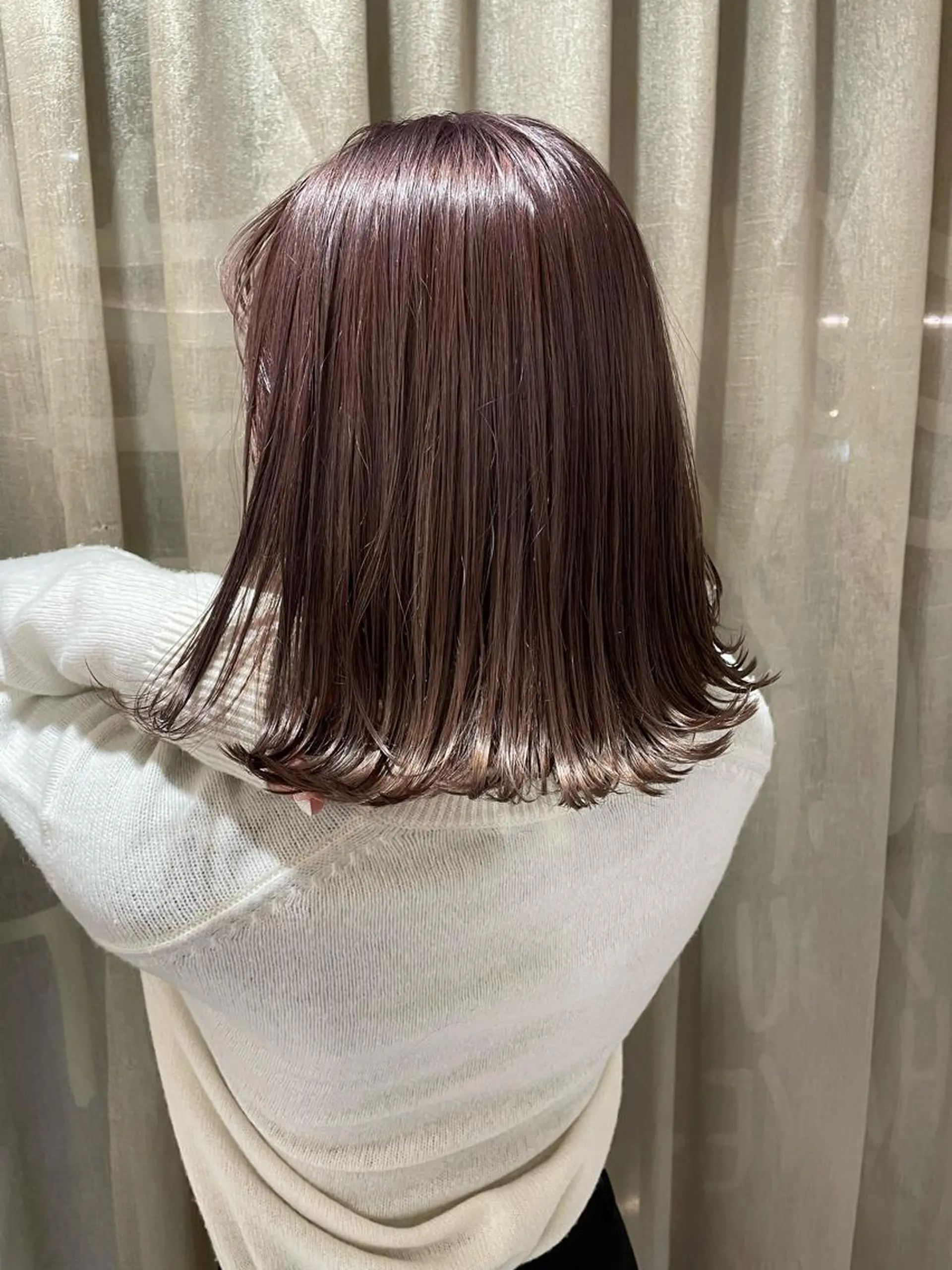 ミディアム アッシュ 似合わせカット 小林愛奈のヘアスタイル