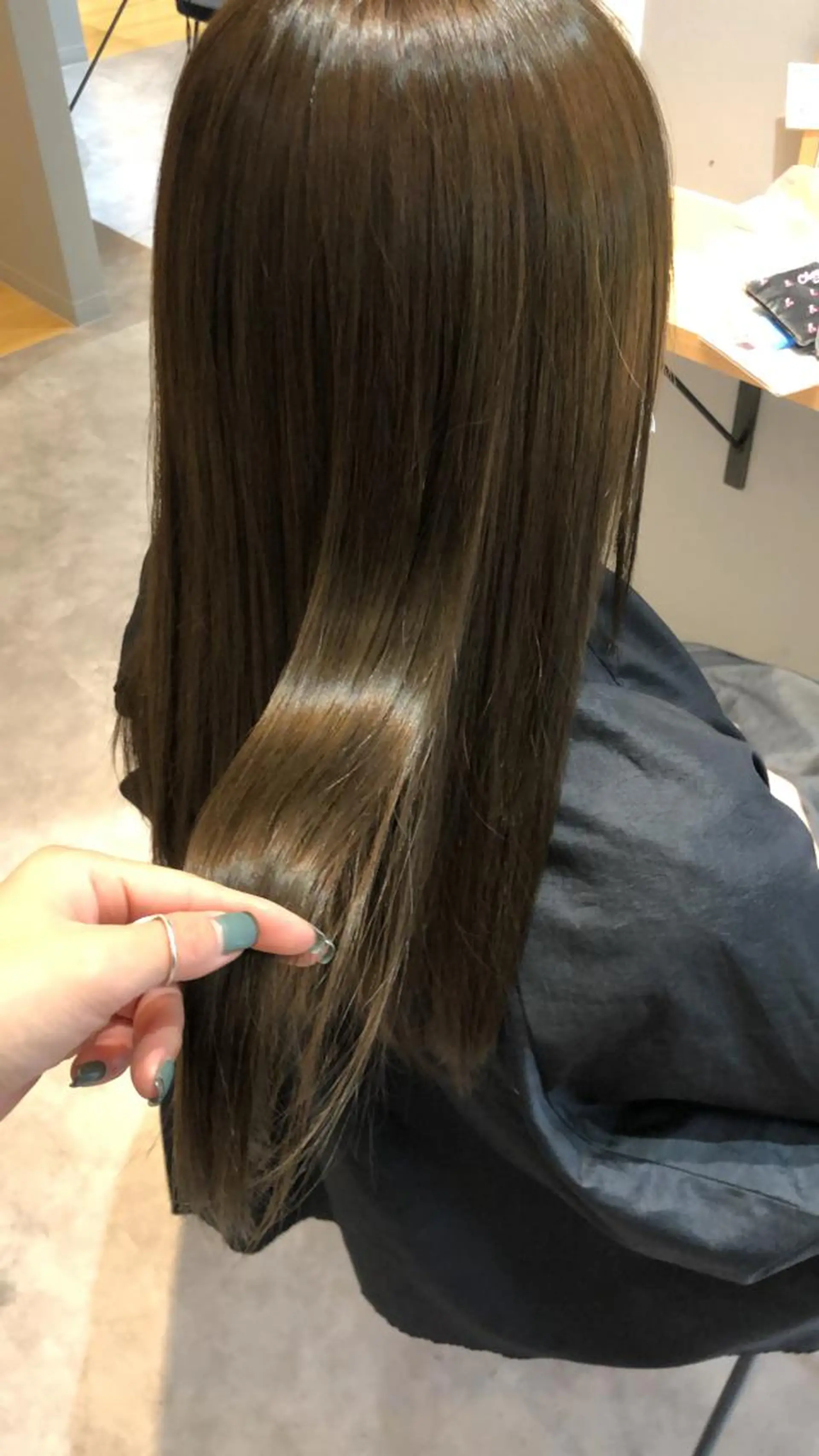 セミロング カラー アッシュ 髪質改善 salowin神戸三宮suite所属・工藤 貫多のヘアスタイル