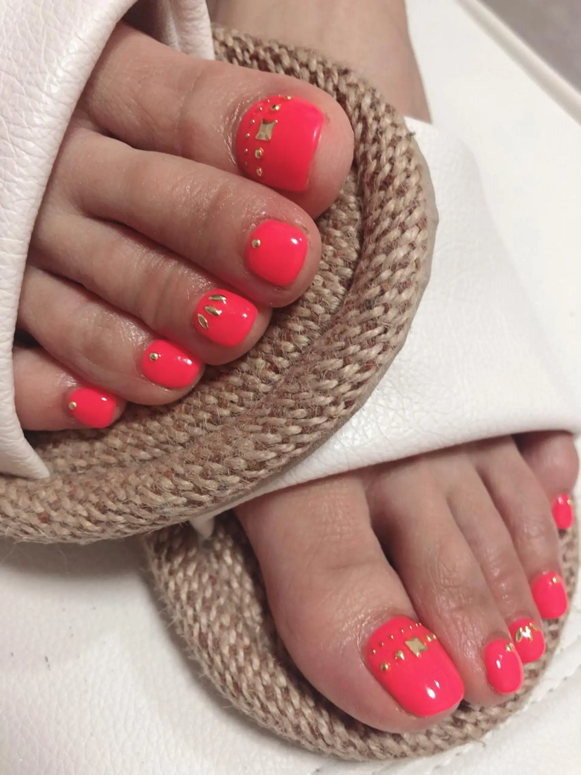 ネイル ストーンネイル Lokahi NAILのネイルデザイン